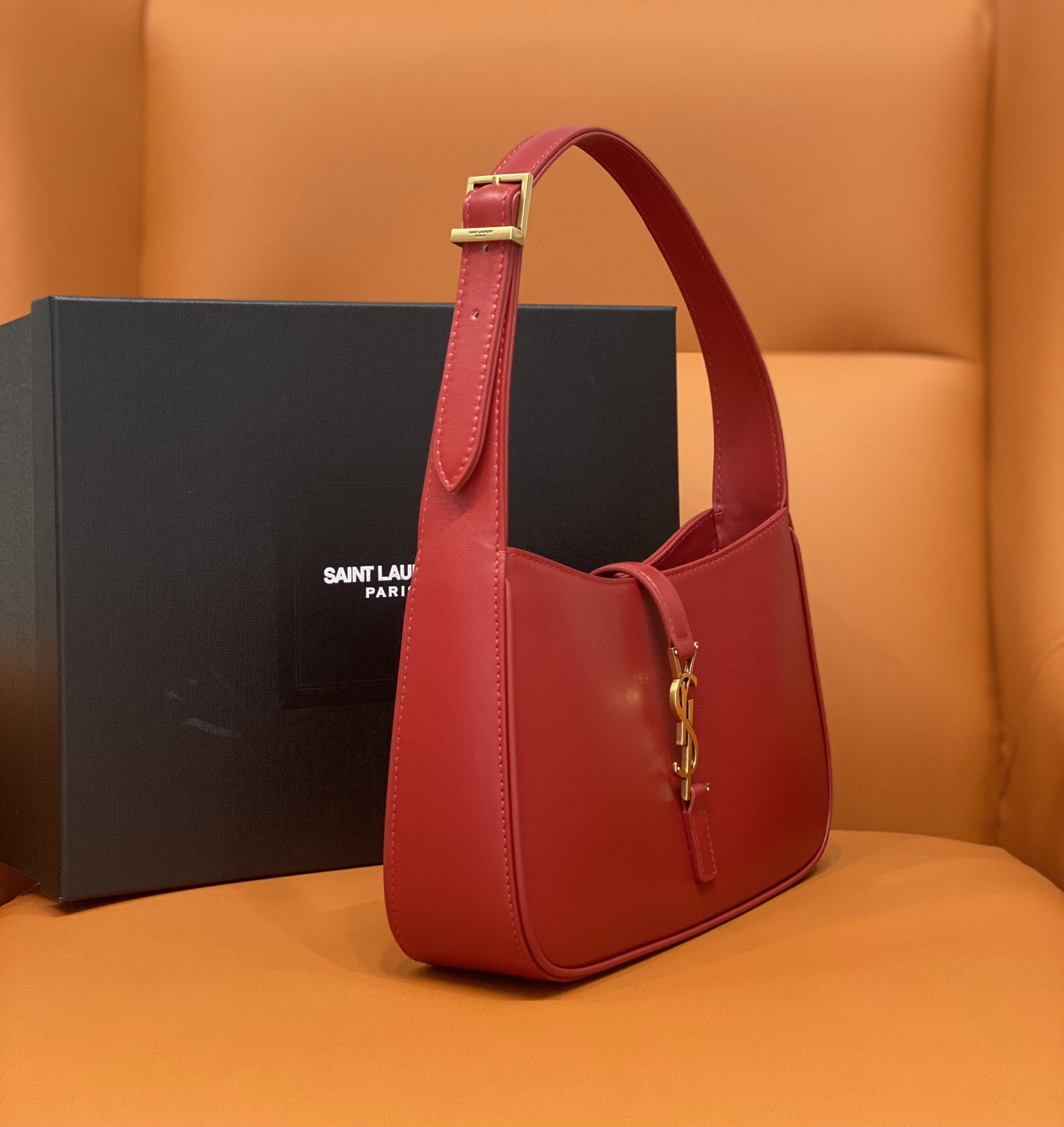 Y*L le 5 À 7 in smooth leather blanc red 23 x 16 x 6.5 cm