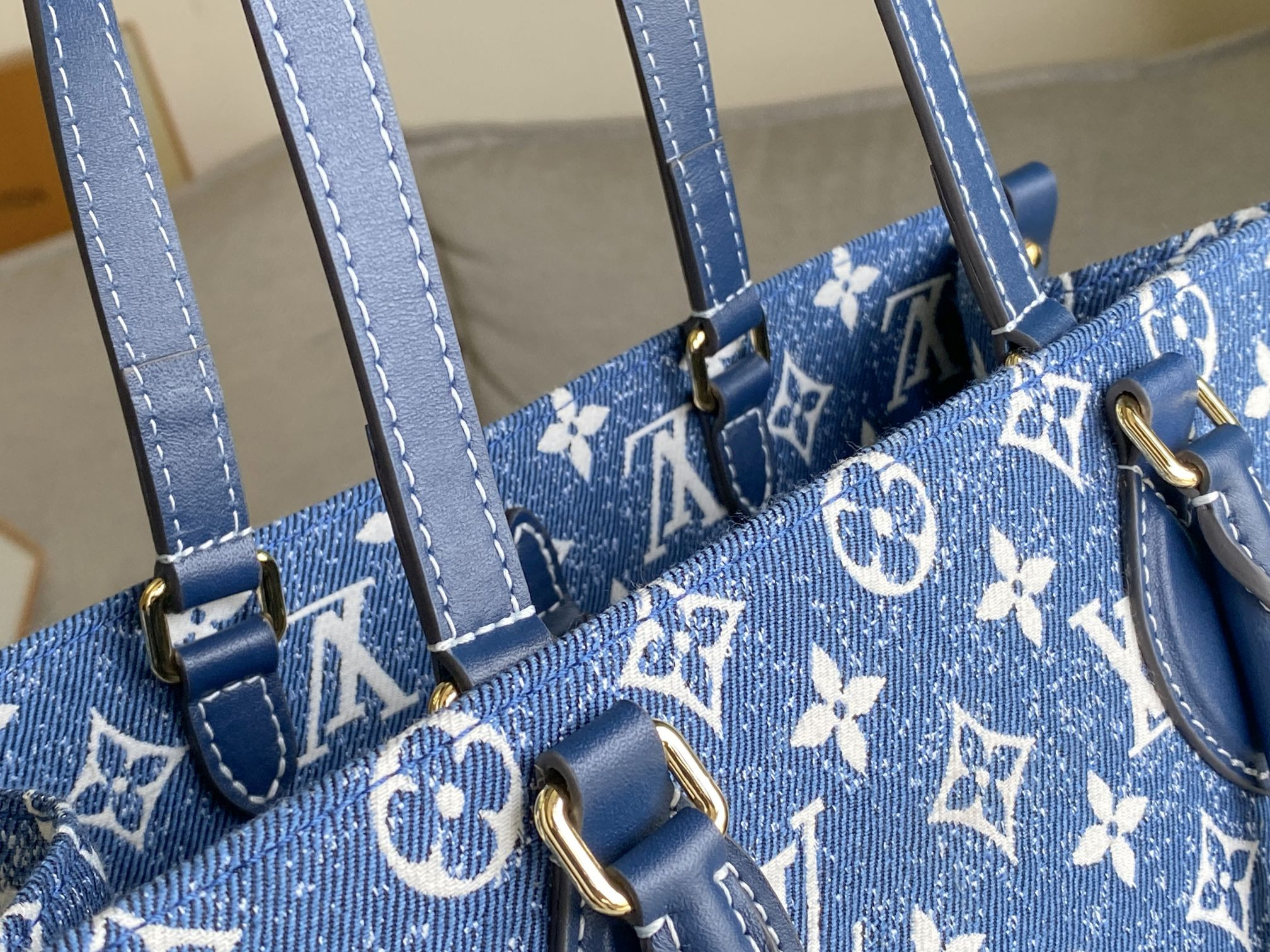 l0*is V*t0n onthego mm m59608 35x27x14cm