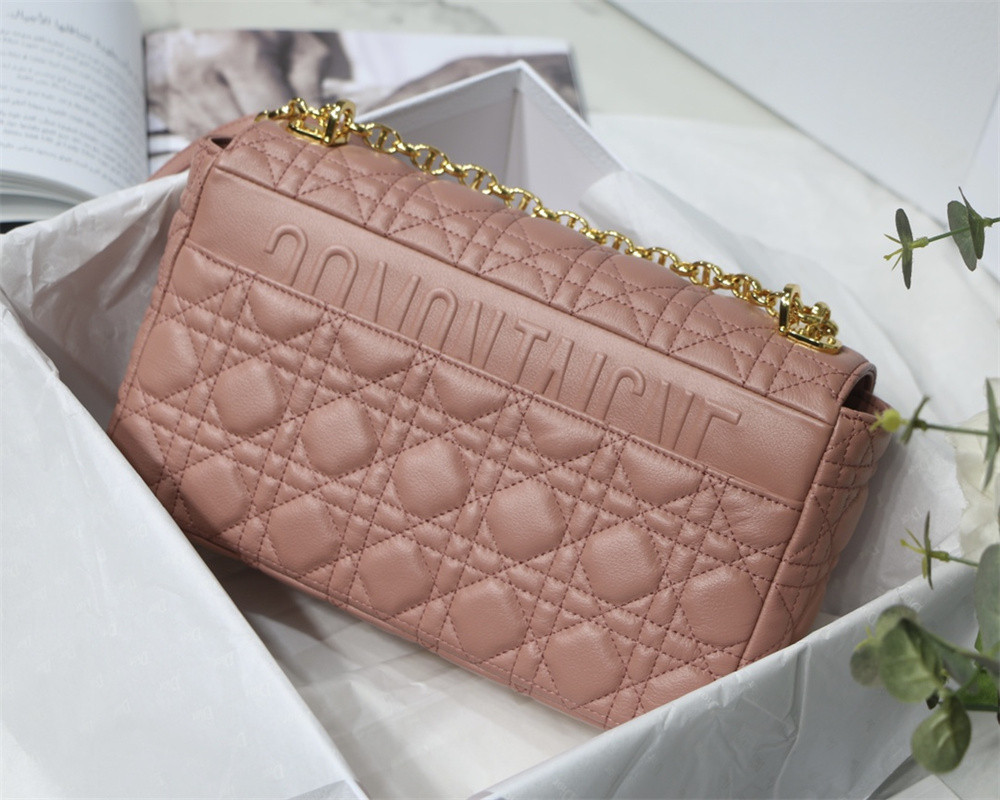 large d*or caro bag pink S*pple cannage calfskin 29 x 18 x 10 cm