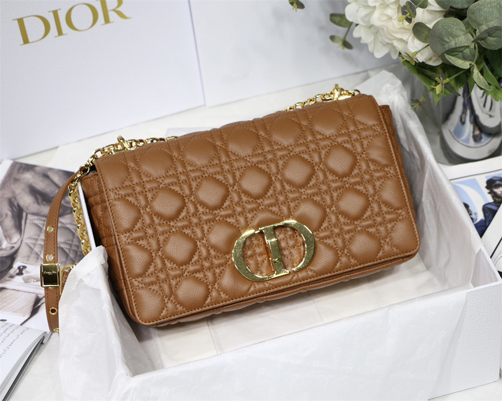 medium d*or caro bag caramel S*pple cannage calfskin 25.5 x 15.5 x 8 cm