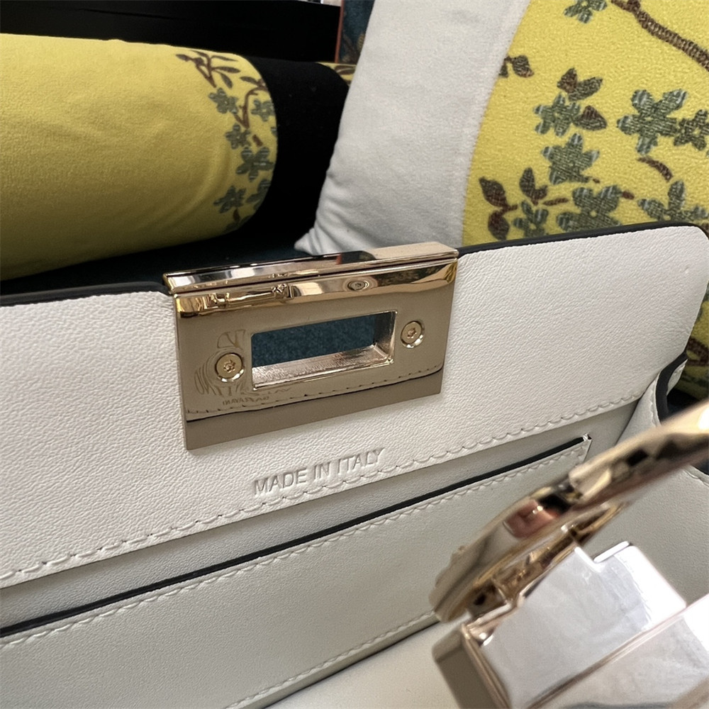 VALENTINO GARAVANI ROCKSTUD23 SMALL SMOOTH CALFSKIN SHOULDER BAG IVORY