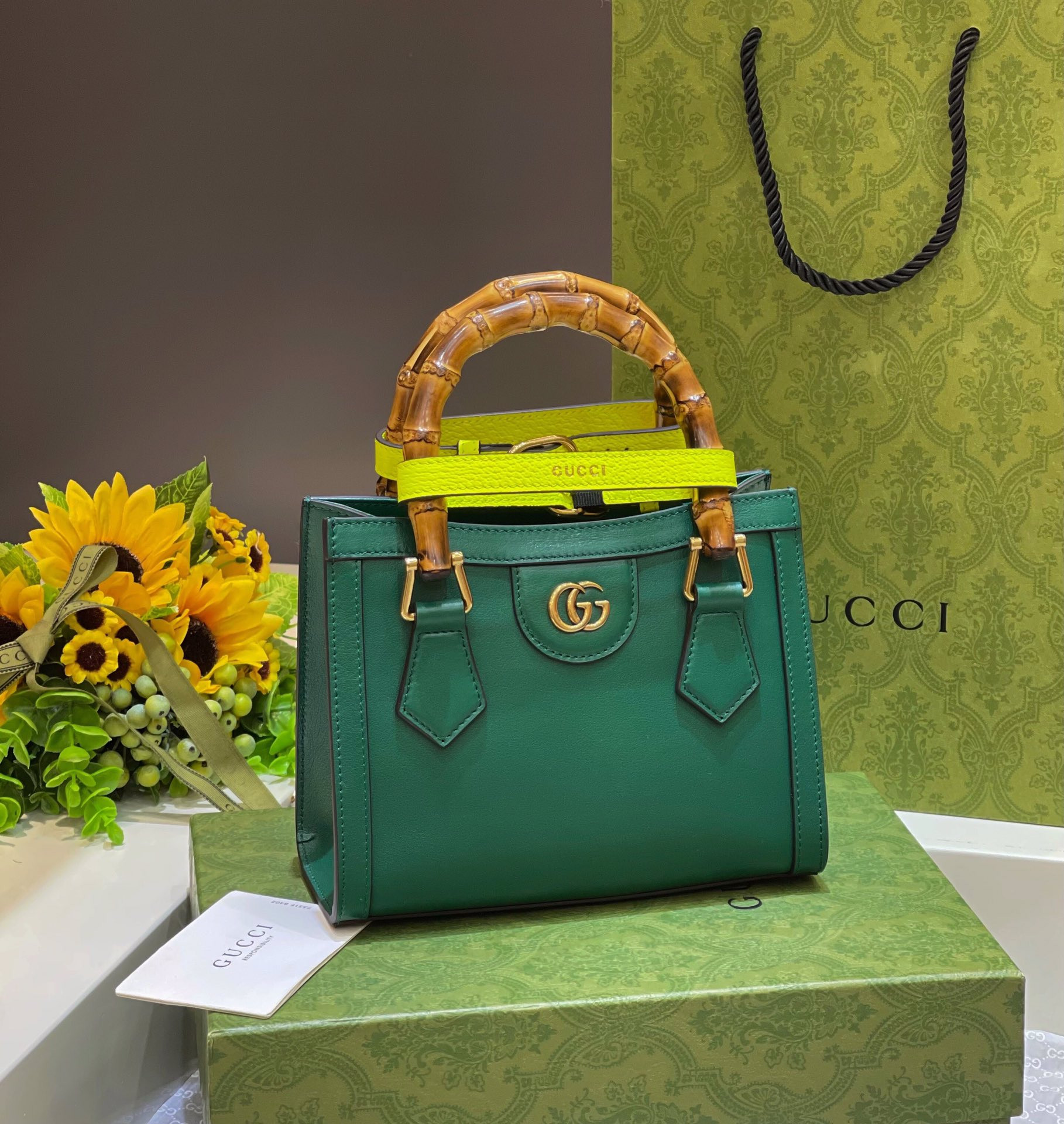 G*u*i diana mini tote bag green 20w x 16h x 10d cm