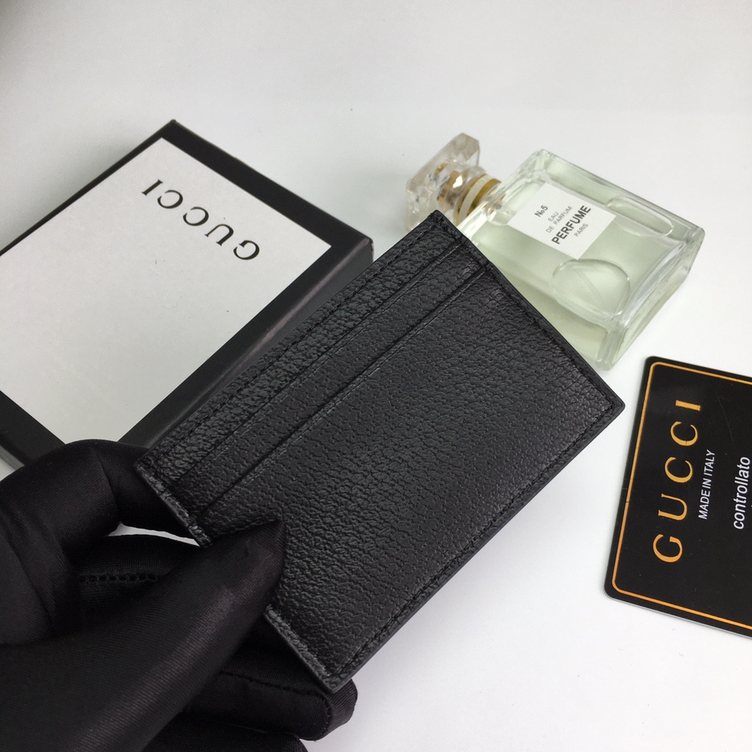G*u*i gg  card case wallet