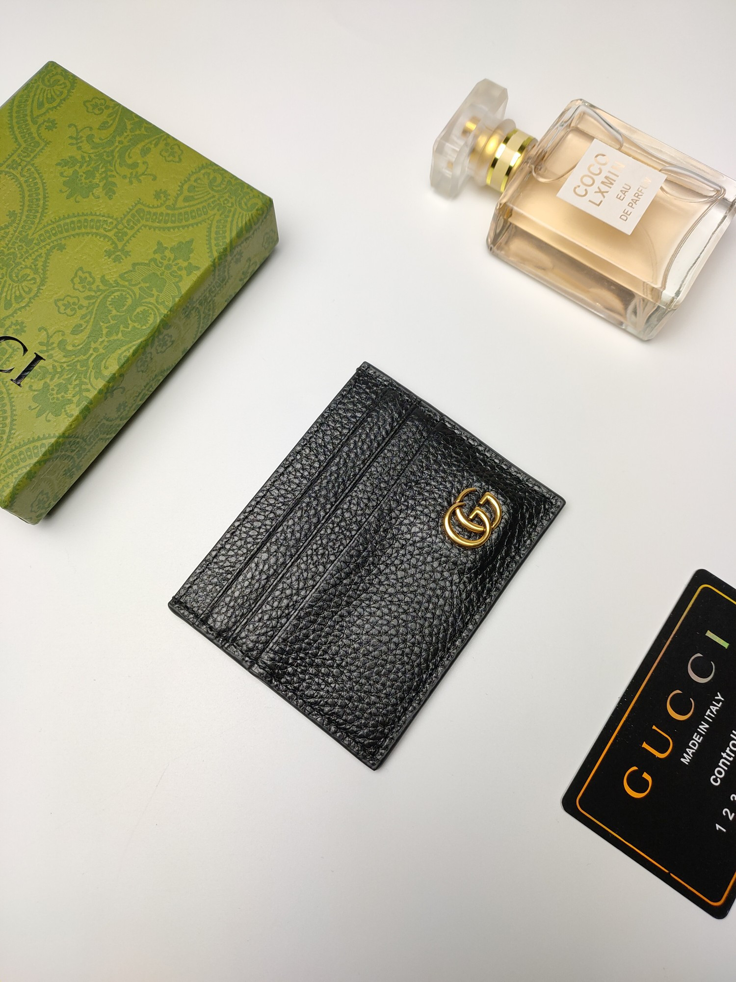 G*u*i gg  card case wallet