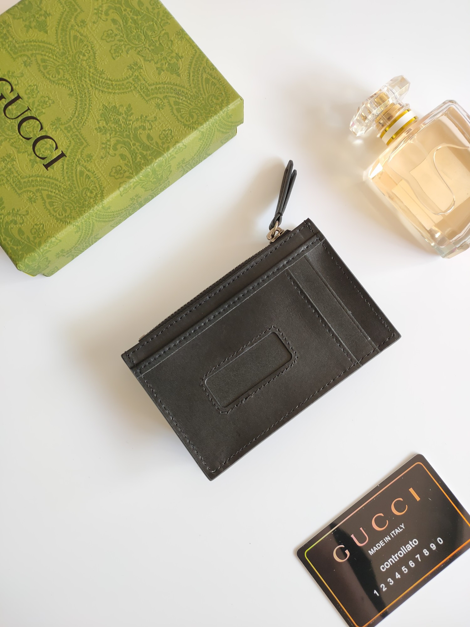 G*u*i gg  card case wallet