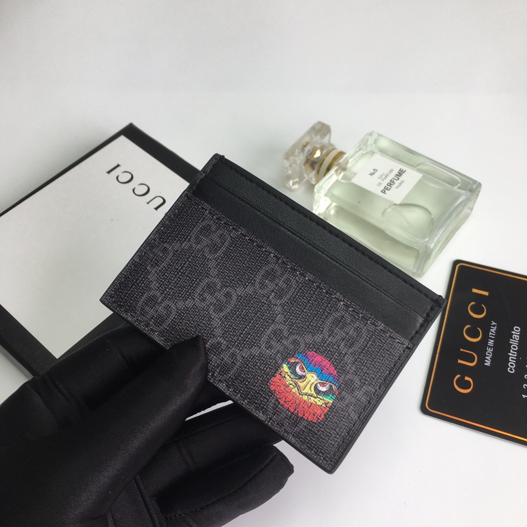 G*u*i gg  card case wallet