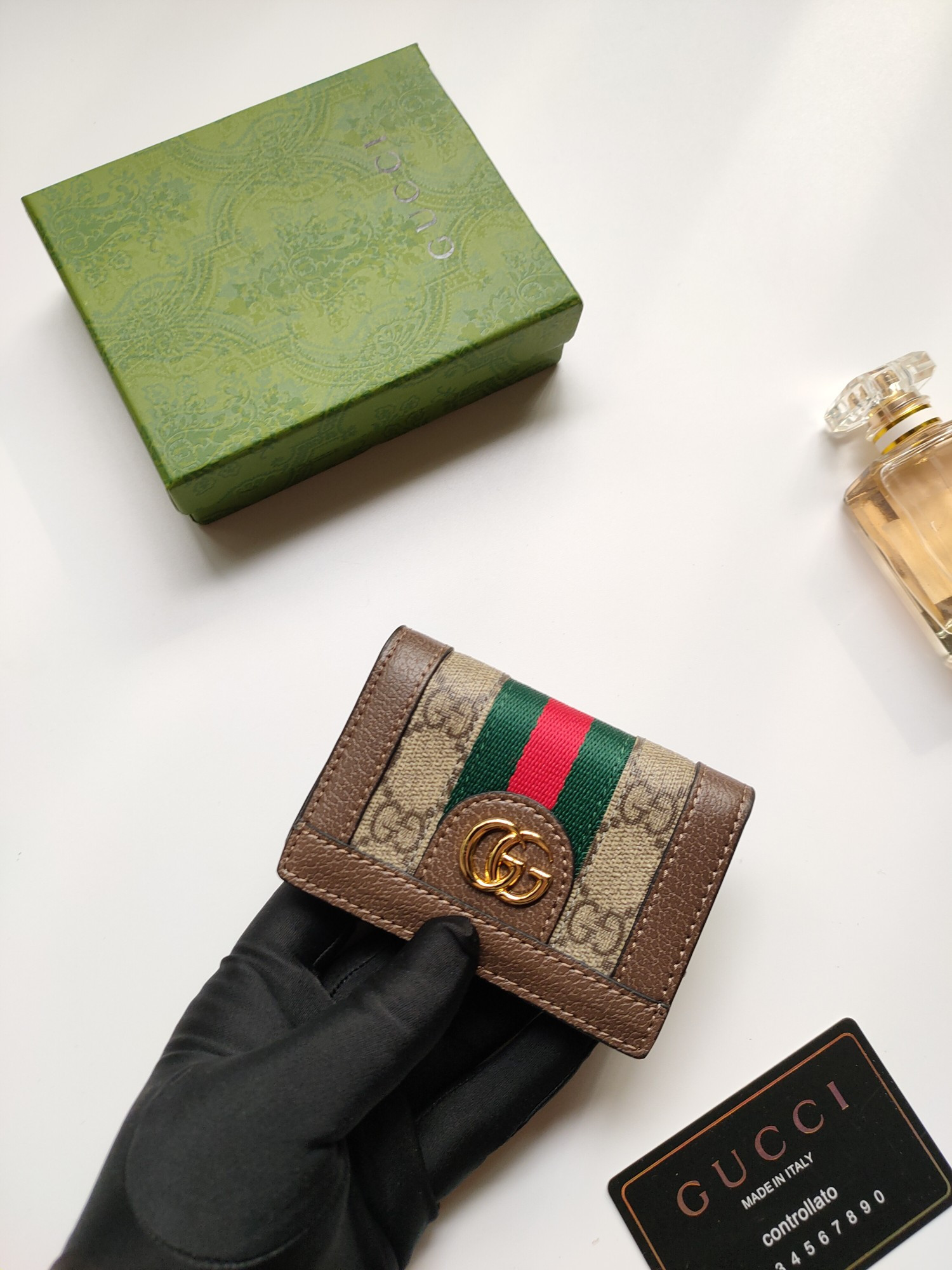 G*u*i gg  card case wallet