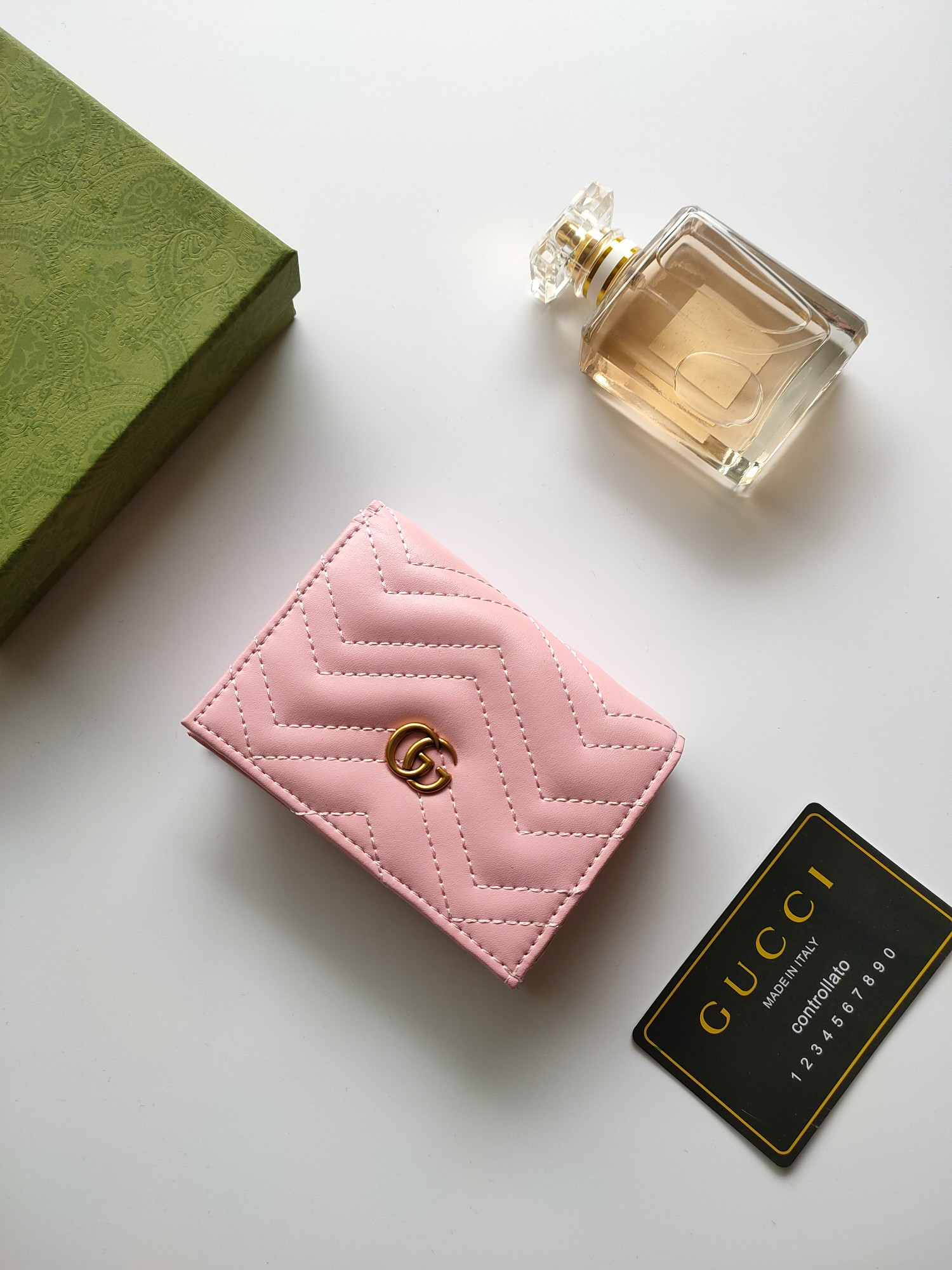 G*u*i gg  card case wallet