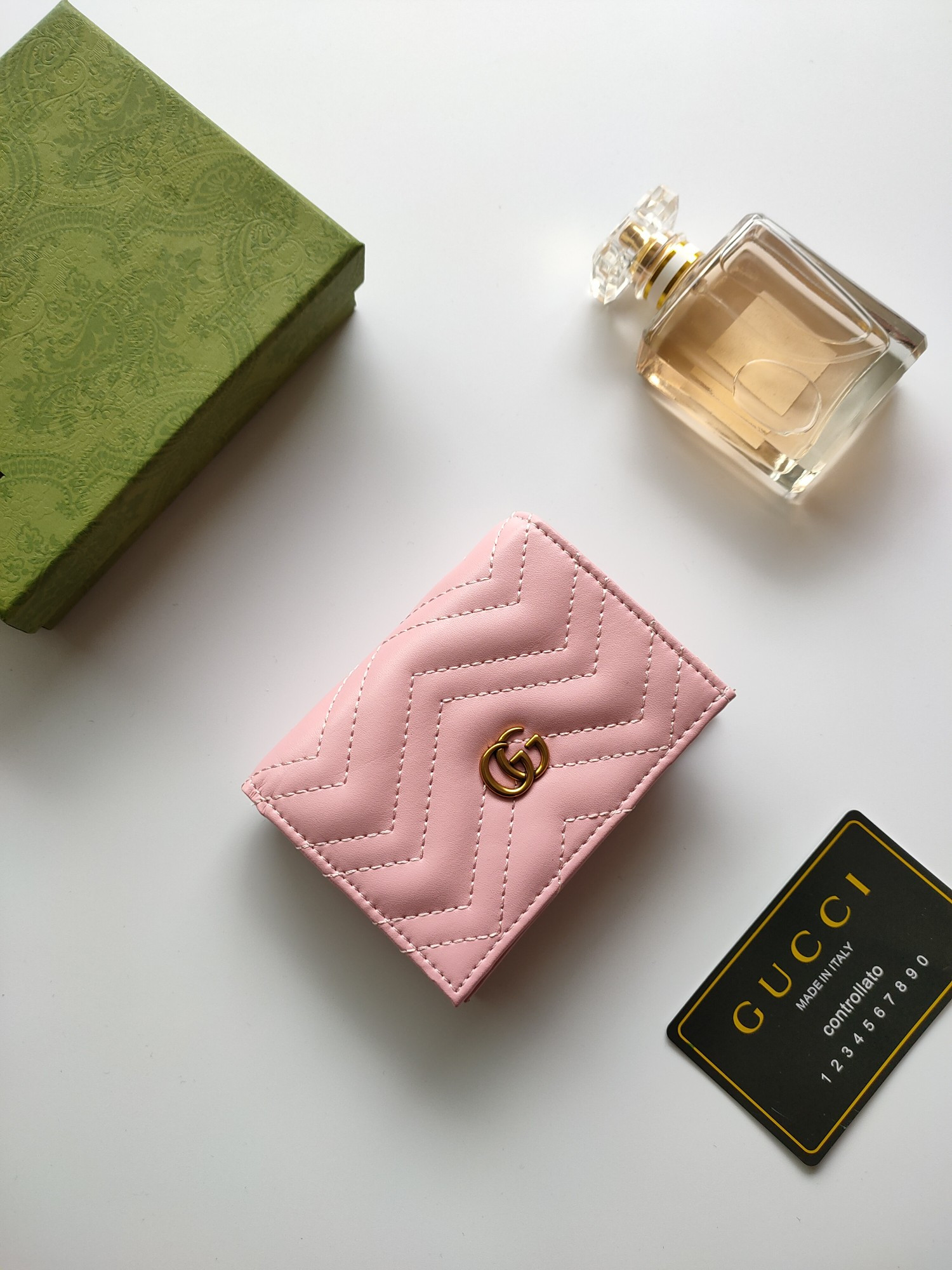 G*u*i gg  card case wallet