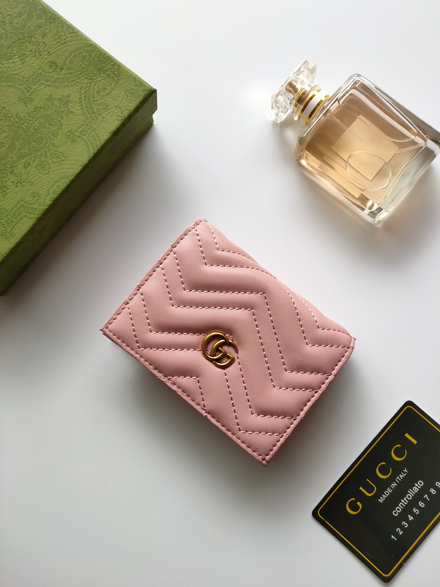 G*u*i gg  card case wallet
