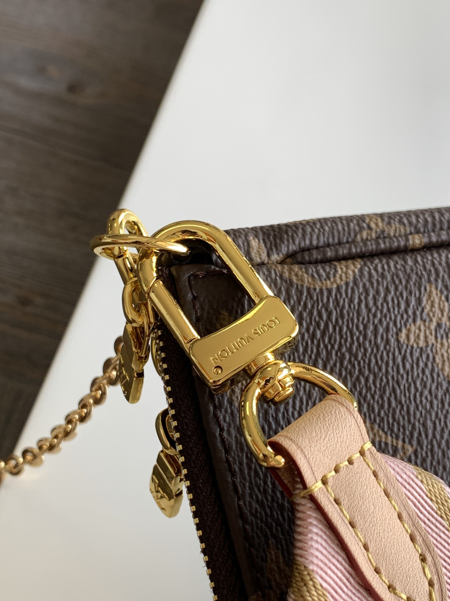 l0*is V*t0n m44840 multi pochette accessoires 9.4 x 5.3 x 1.6 inches