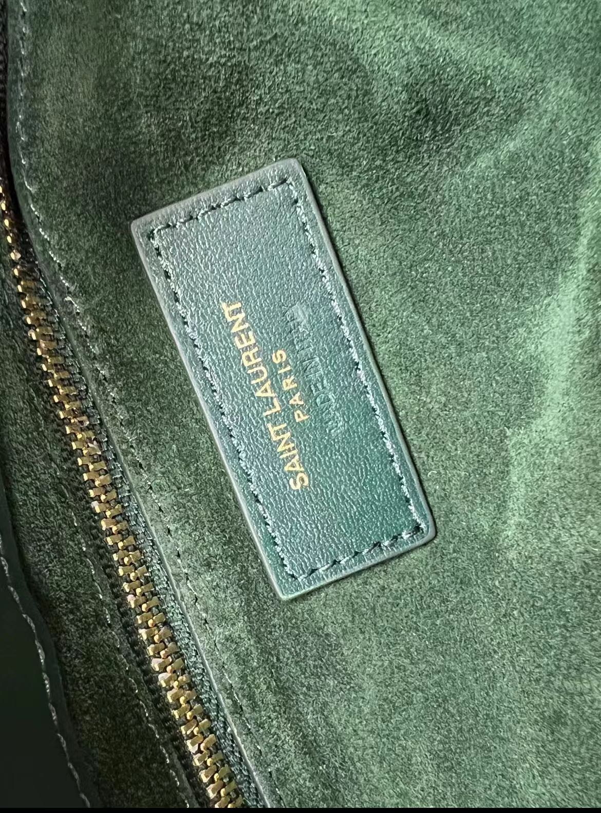 Y*L le 5 À 7 in smooth leather vert fonce 9 x 6.3 x 2.5 inches
