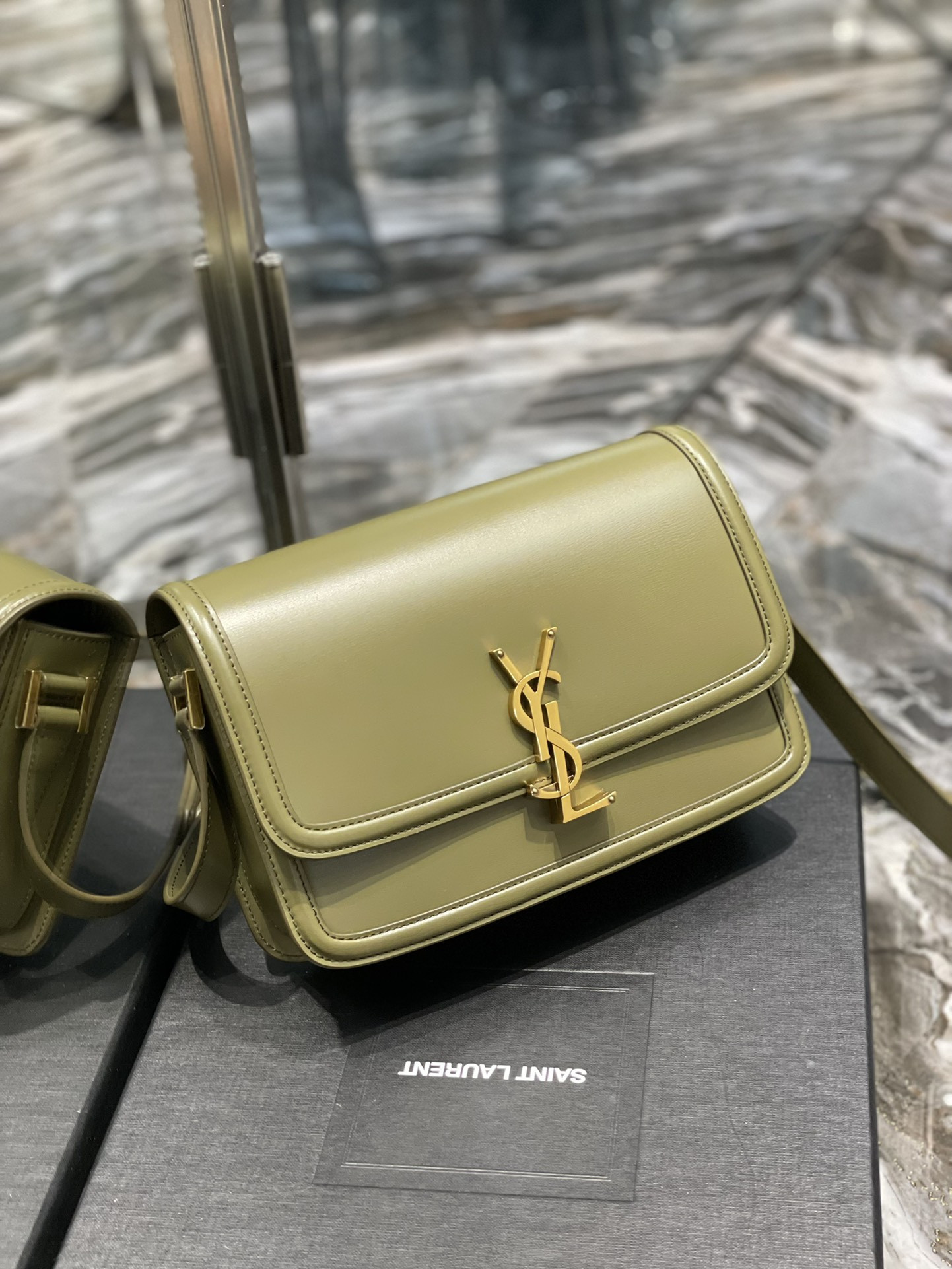y*l solferino medium satchel in box Sa**t Lau*nt avocado green 9.1 x 6.3 x 2.4 inches