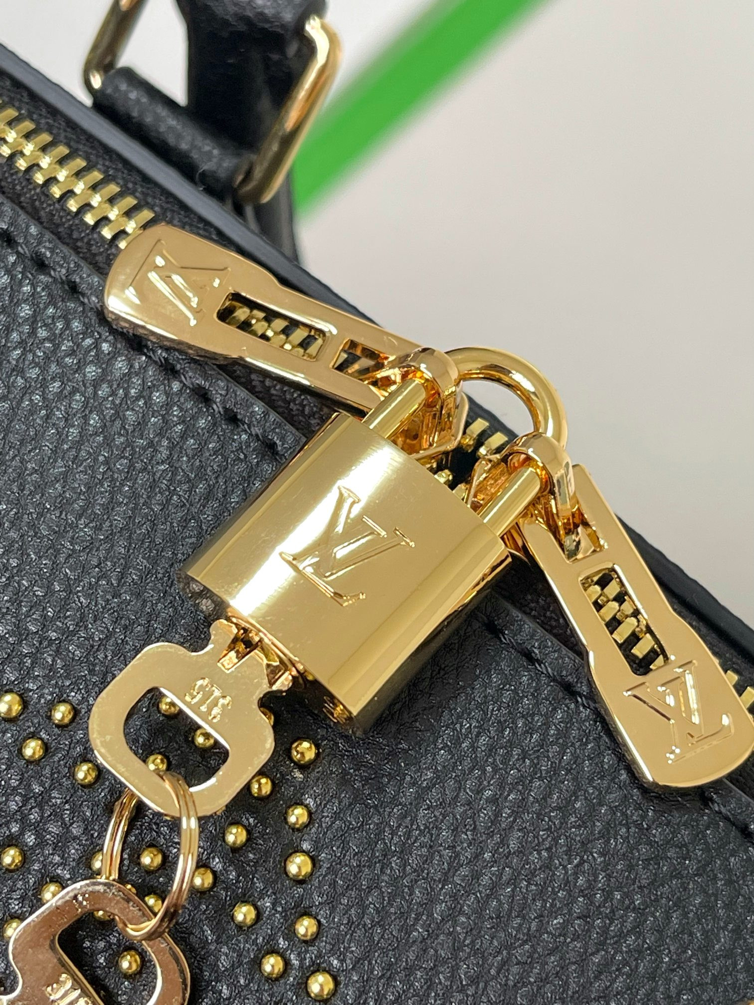 LV M46736 Speedy Bandoulière 25  9.8 x 7.5 x 5.9 inches