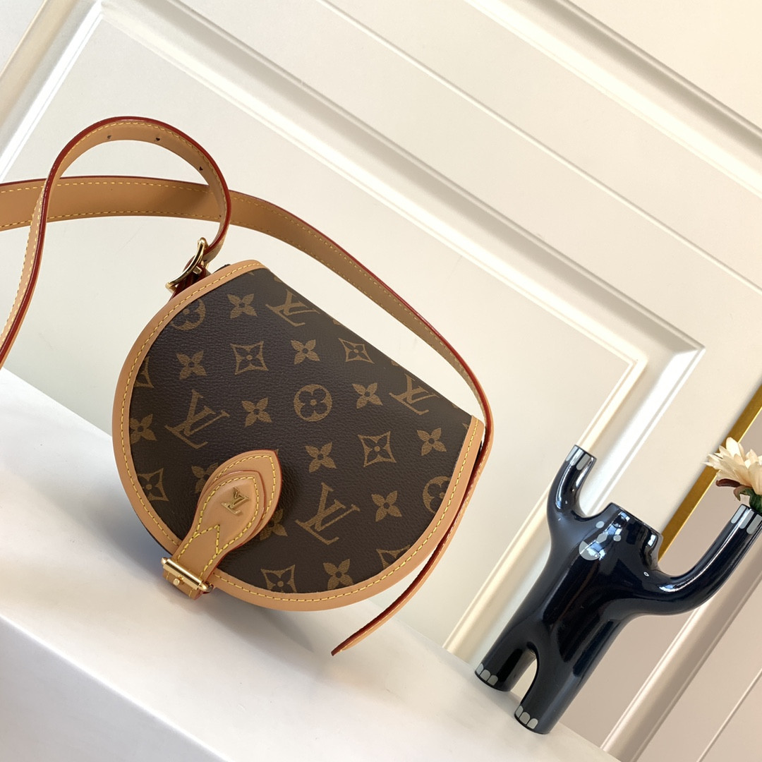LV M44860 18 x 15 x 8 CM