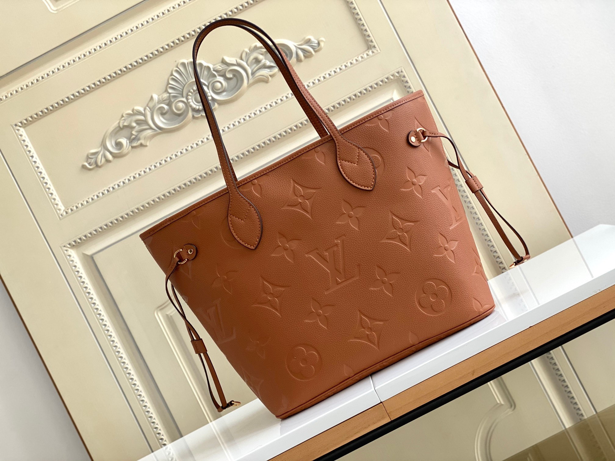 LV M46135 Neverfull MM 12.6 x 11.4 x 6.7 inches Without Box