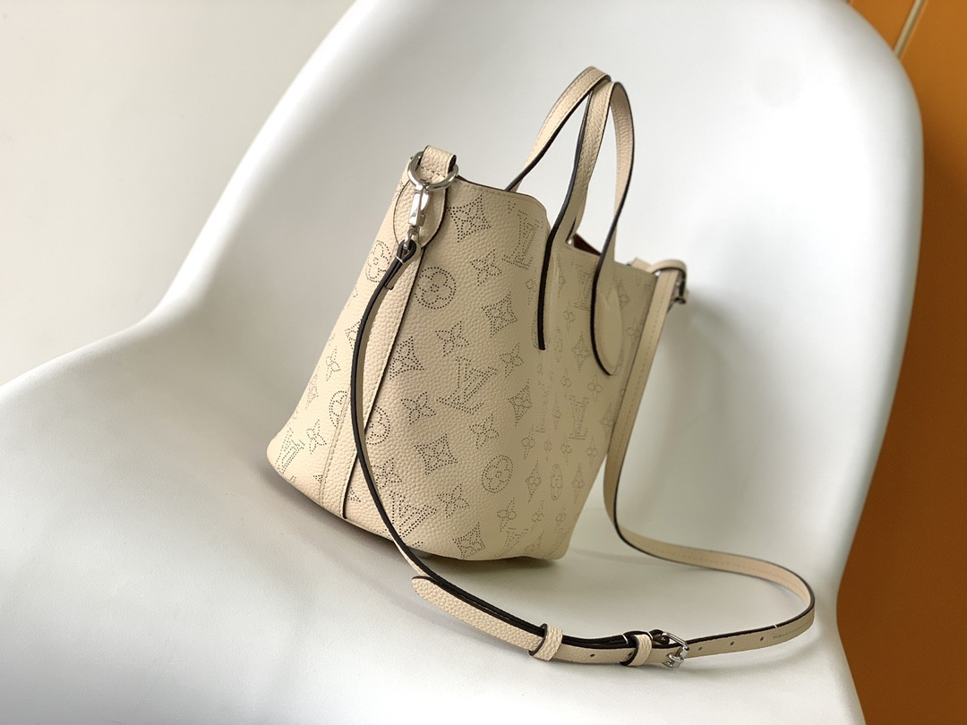LV  Blossom M21909 20.0 x 20.0 x 12.5 CM