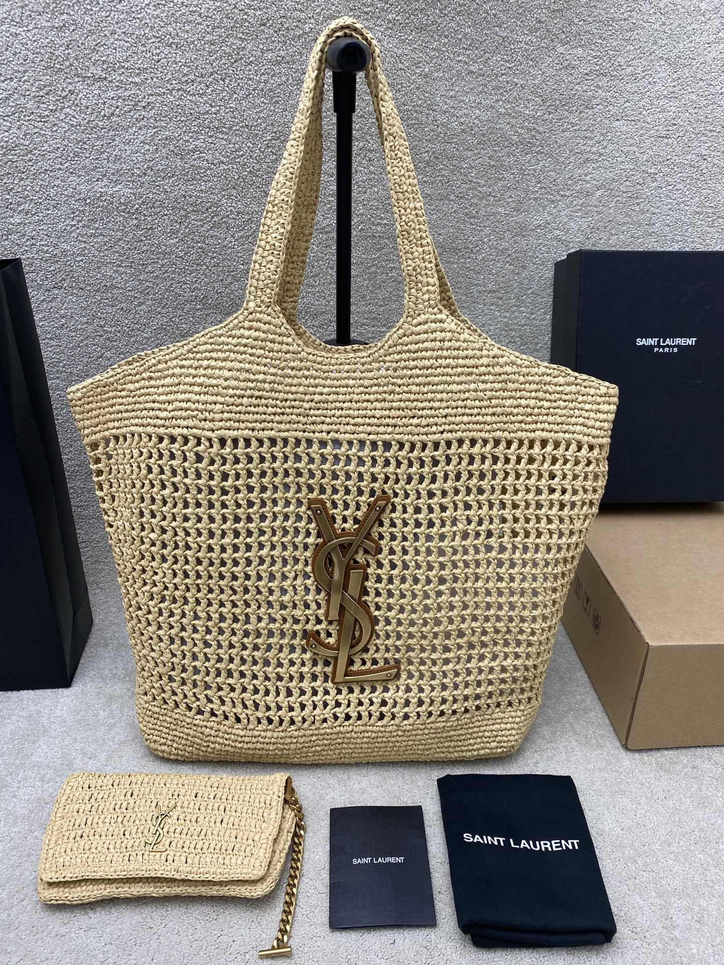 Y*L icare in raffia color natural 14.6"-21.7"x16.9"x2"