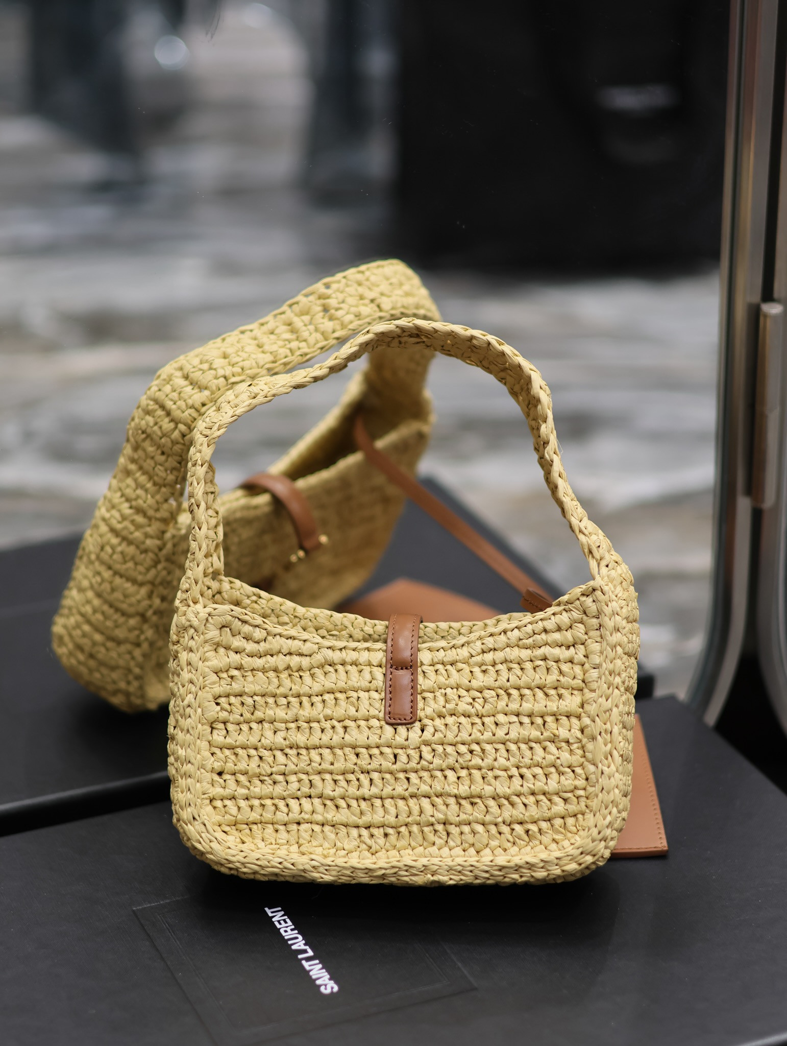 Y*L le 5 À 7 mini in raffia  color natural 7.5x4.5x1.8 inches