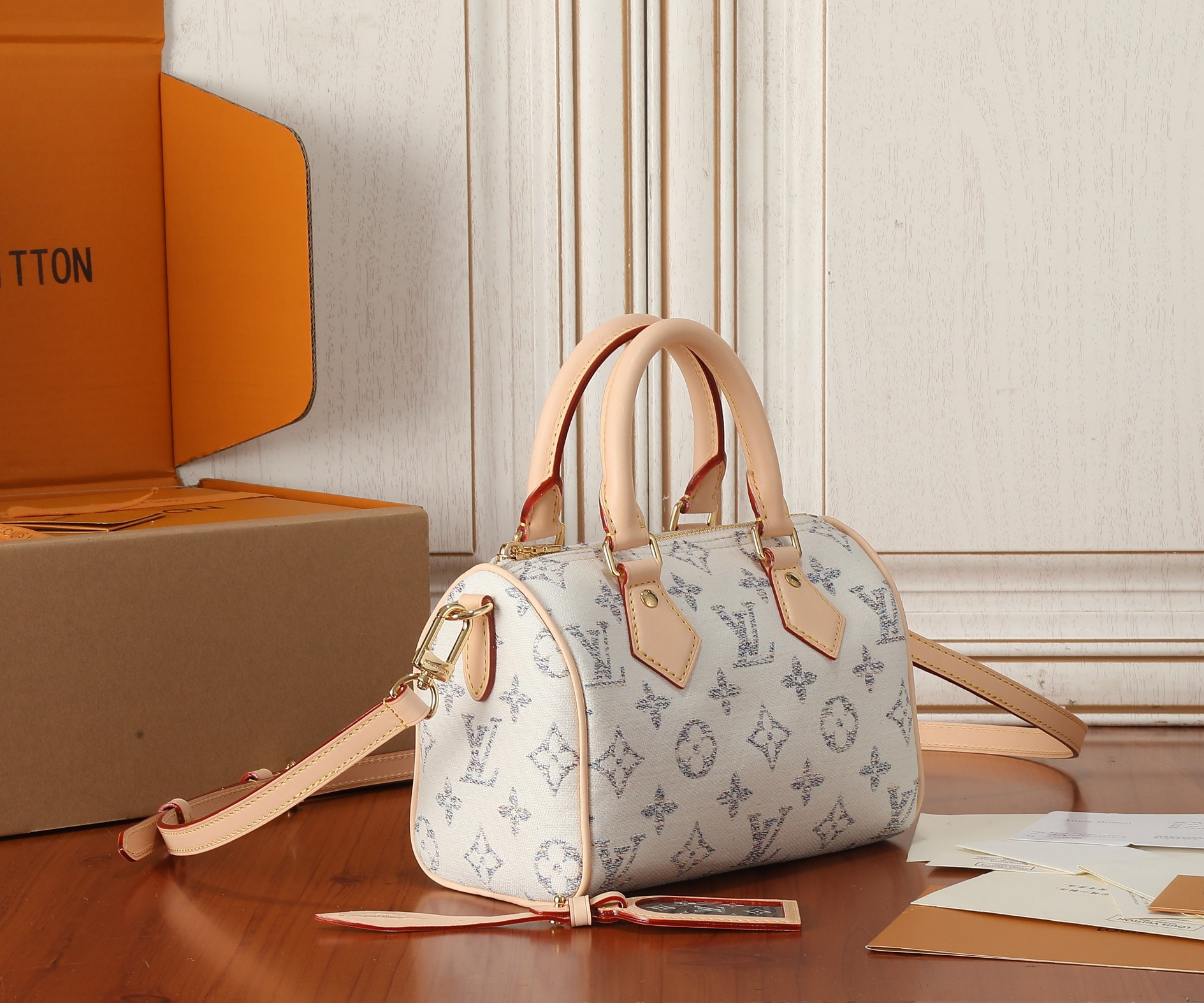 LV Speedy Bandoulière 20 M24709 8.1 x 5.3 x 4.7 inches