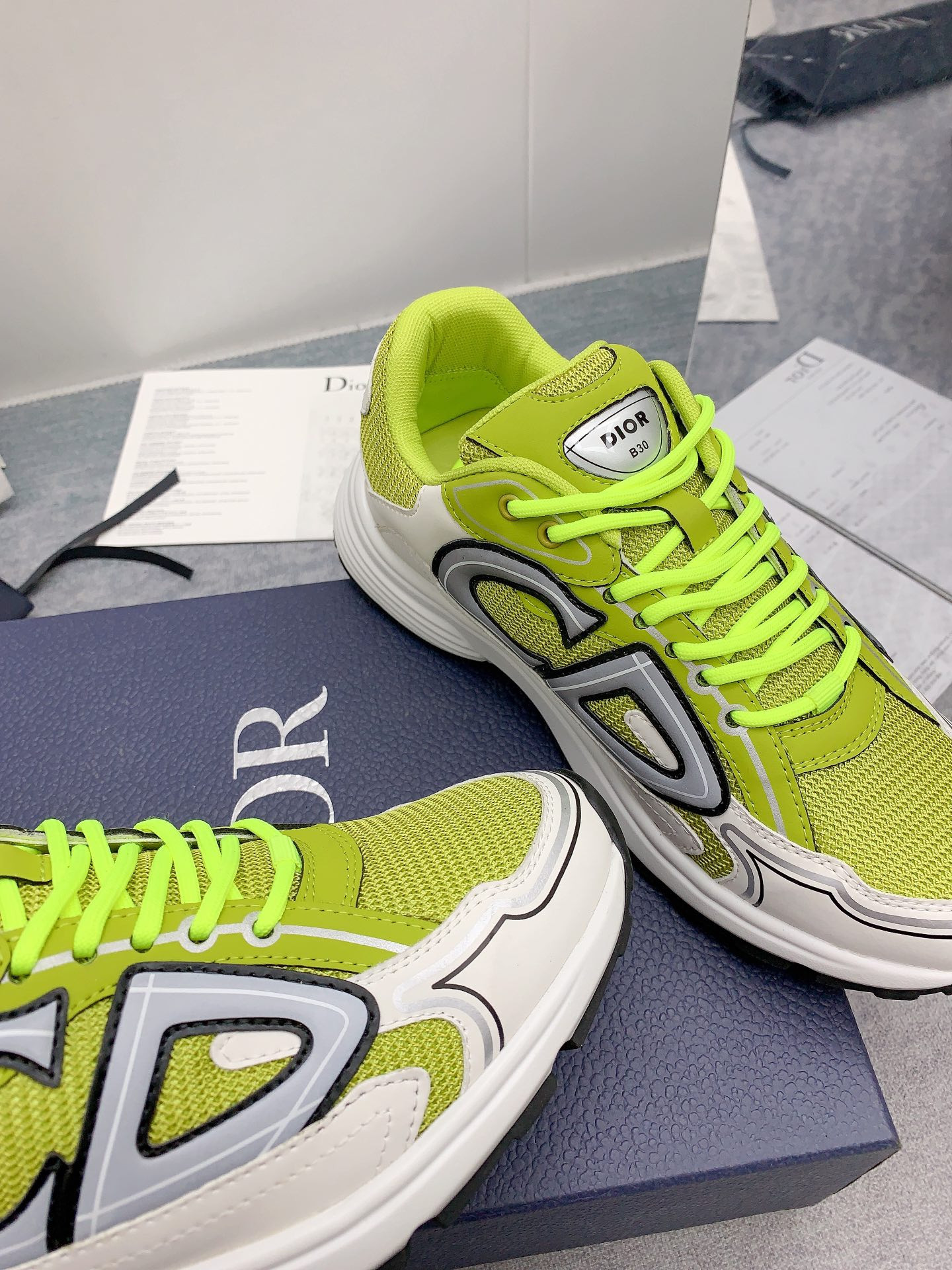 ua D*or b30 yellow