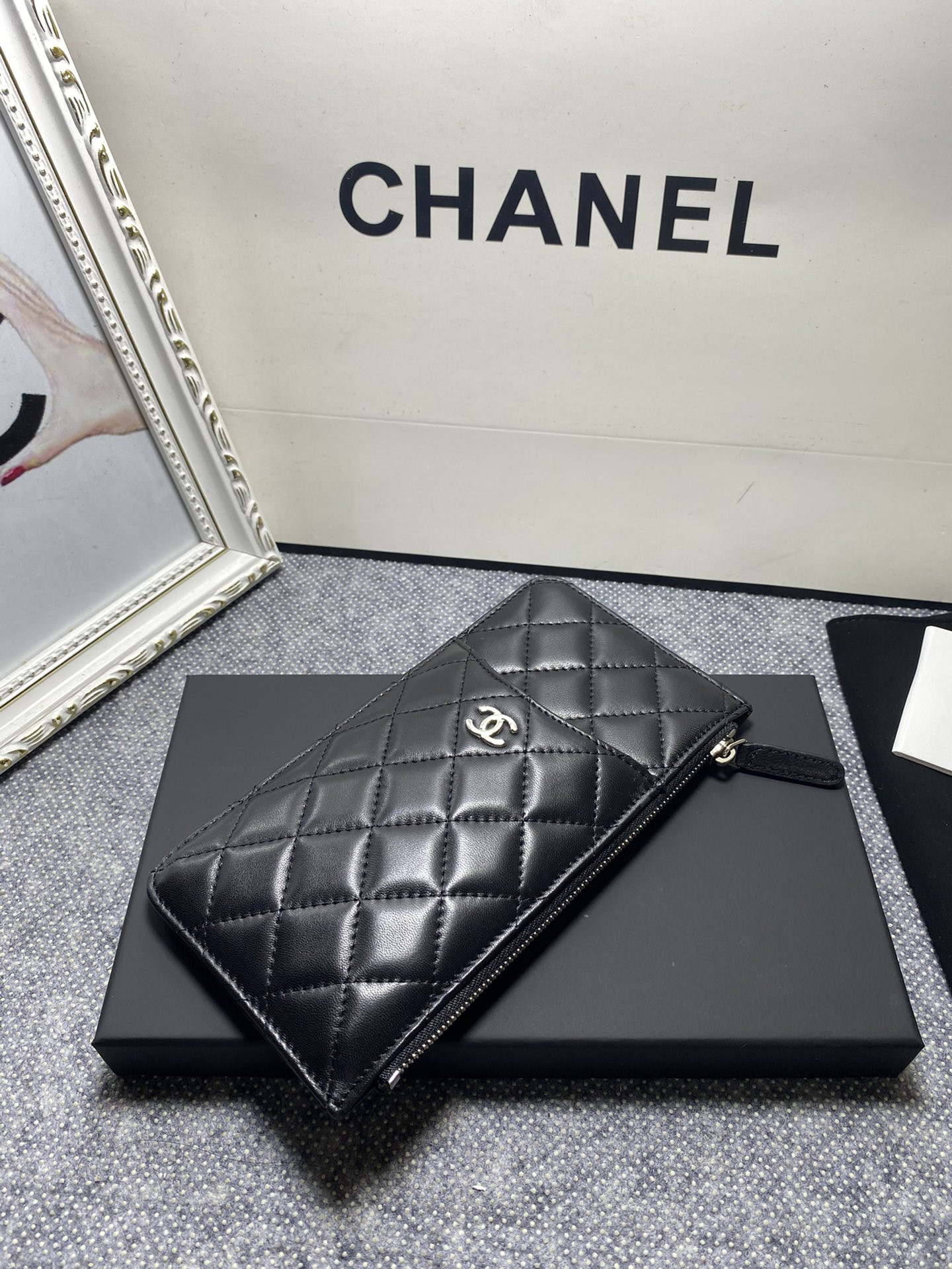 Ch*el long zipped wallet 19-11cm