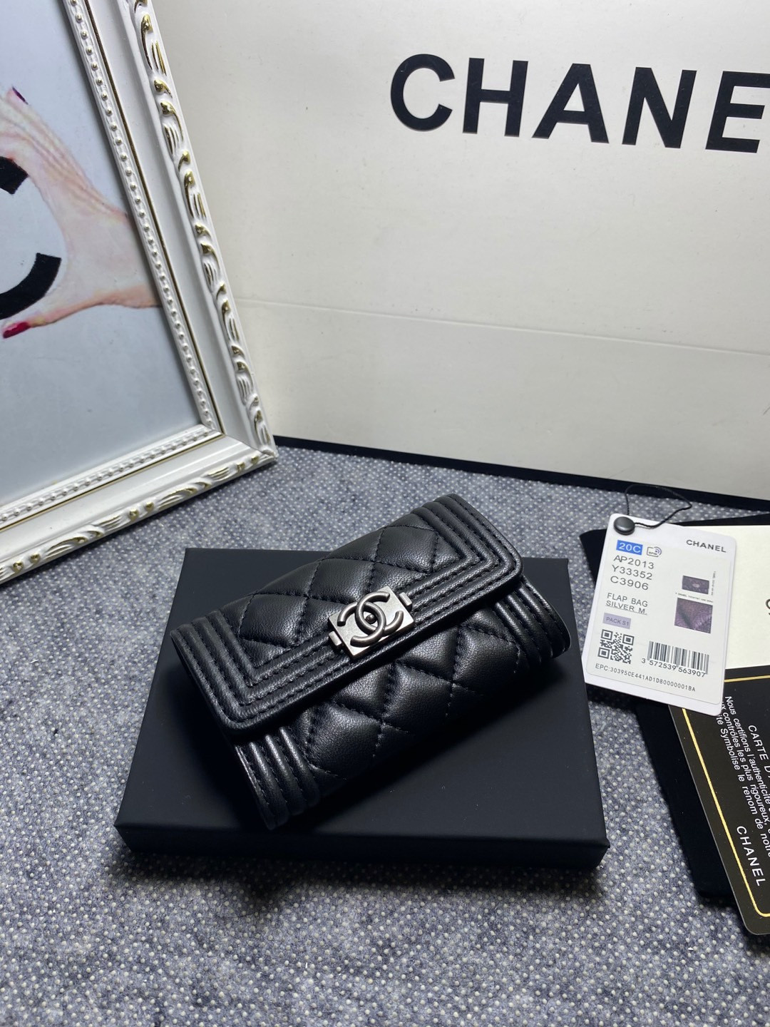 Ch*el flap wallet 12-7cm