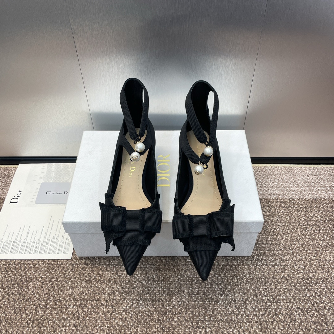 ua D*or aD*orable pump
