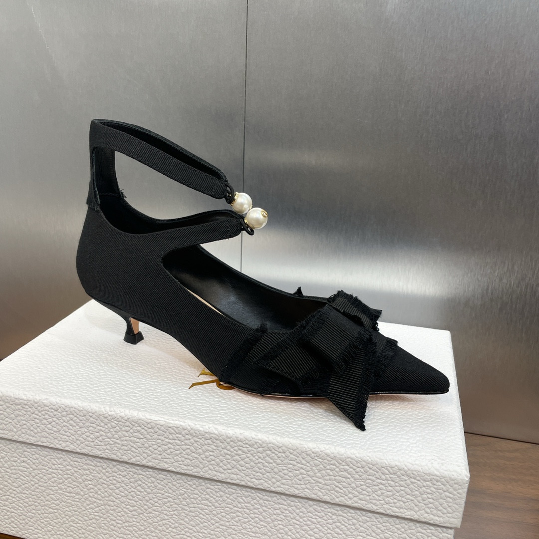ua D*or aD*orable pump