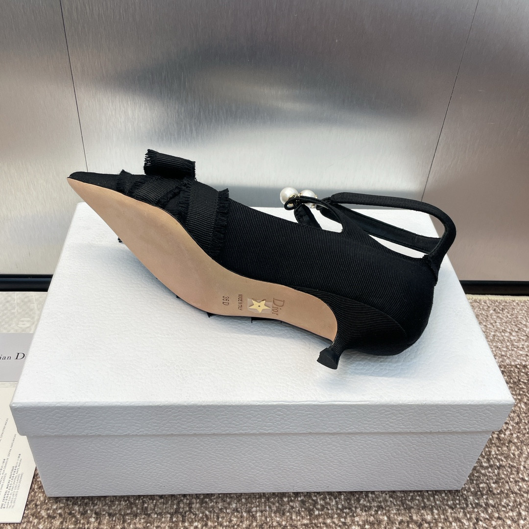 ua D*or aD*orable pump