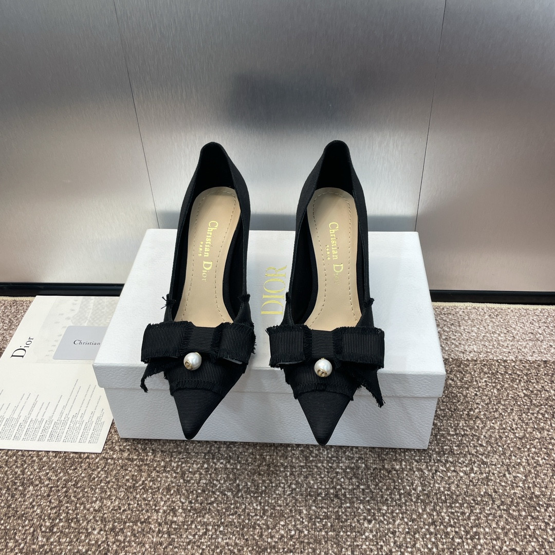 ua D*or aD*orable pump