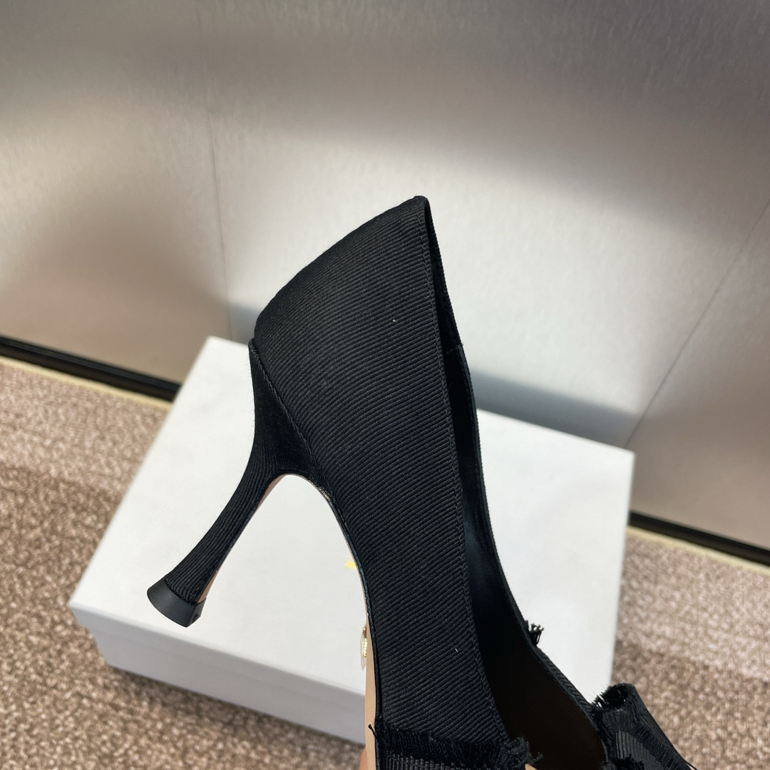 ua D*or aD*orable pump