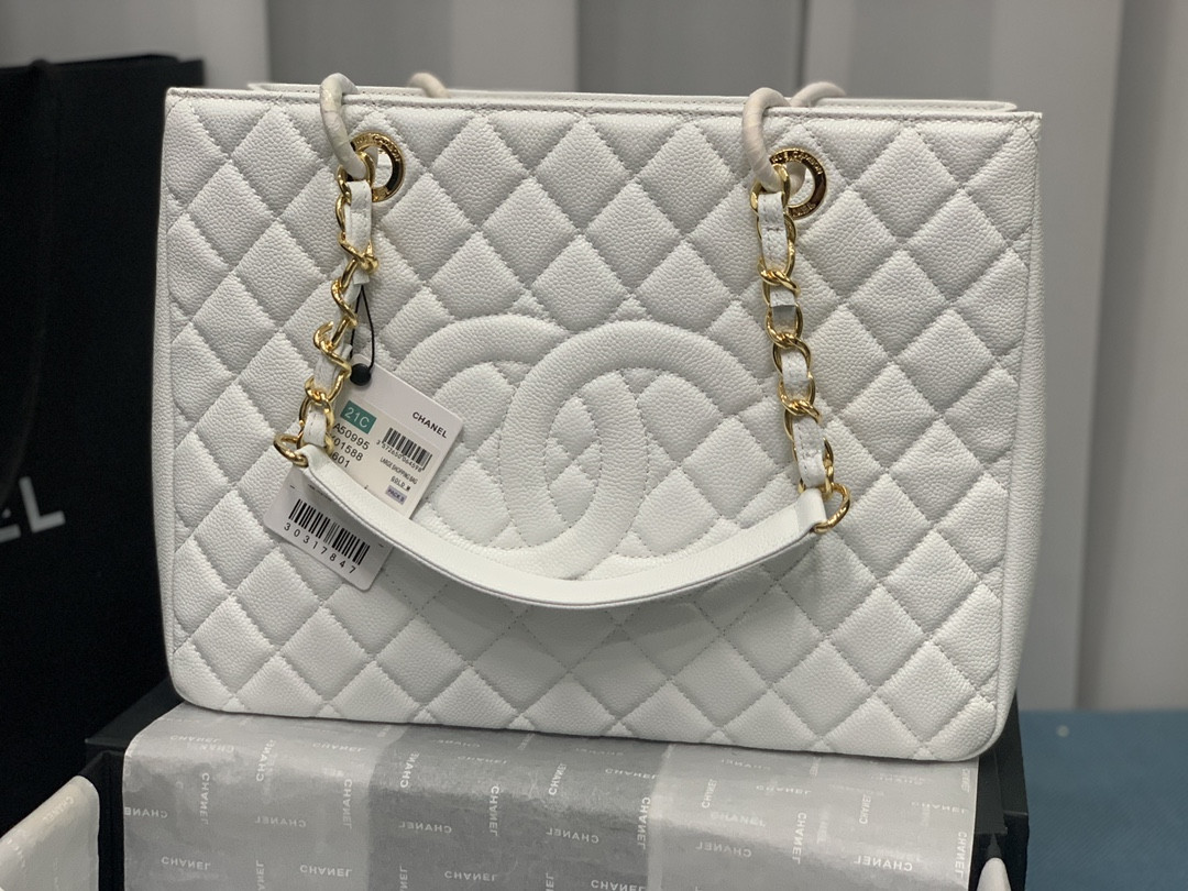 Ch*el gst caviar leather hardware 24x33x13cm