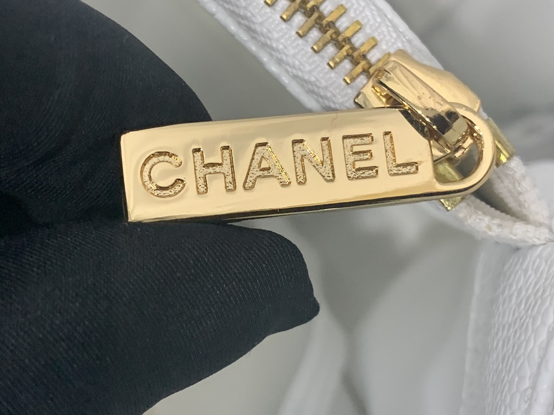 Ch*el gst caviar leather hardware 24x33x13cm