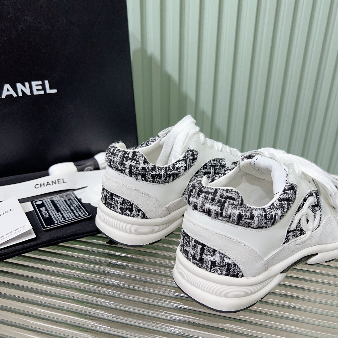 ua Ch*el sneakers tweed