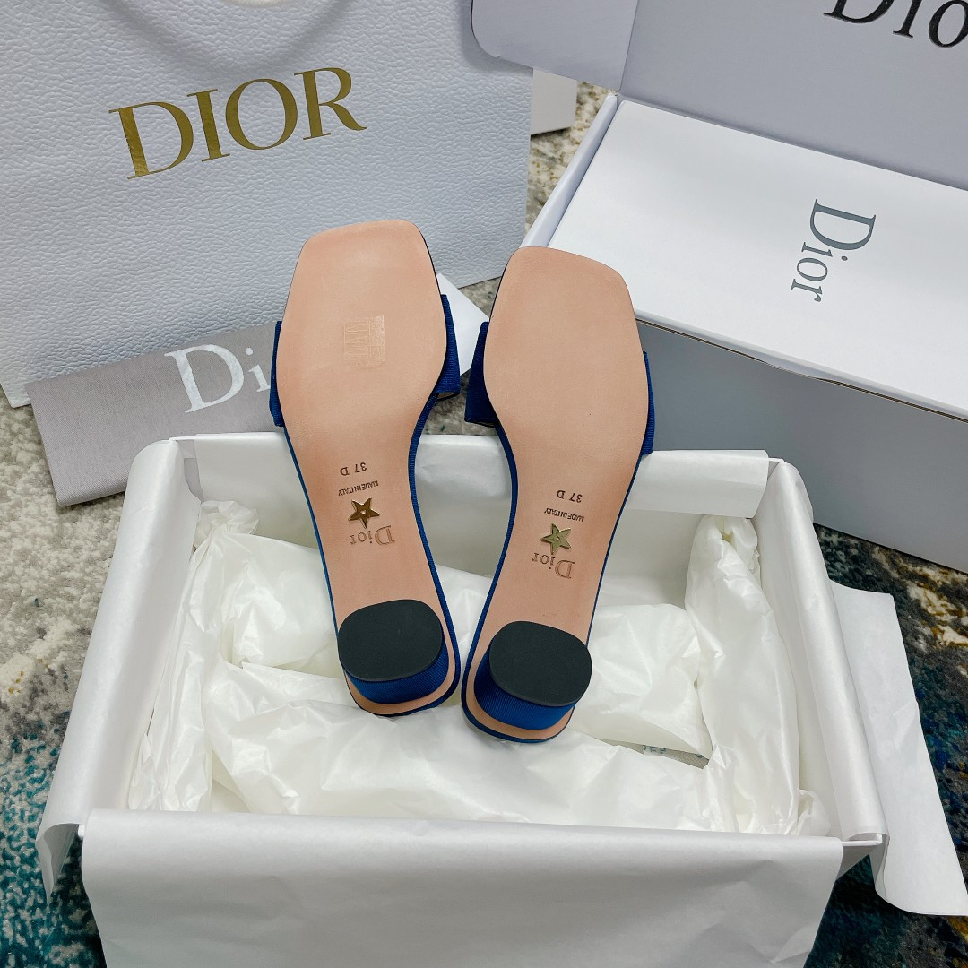 ua D*or or c