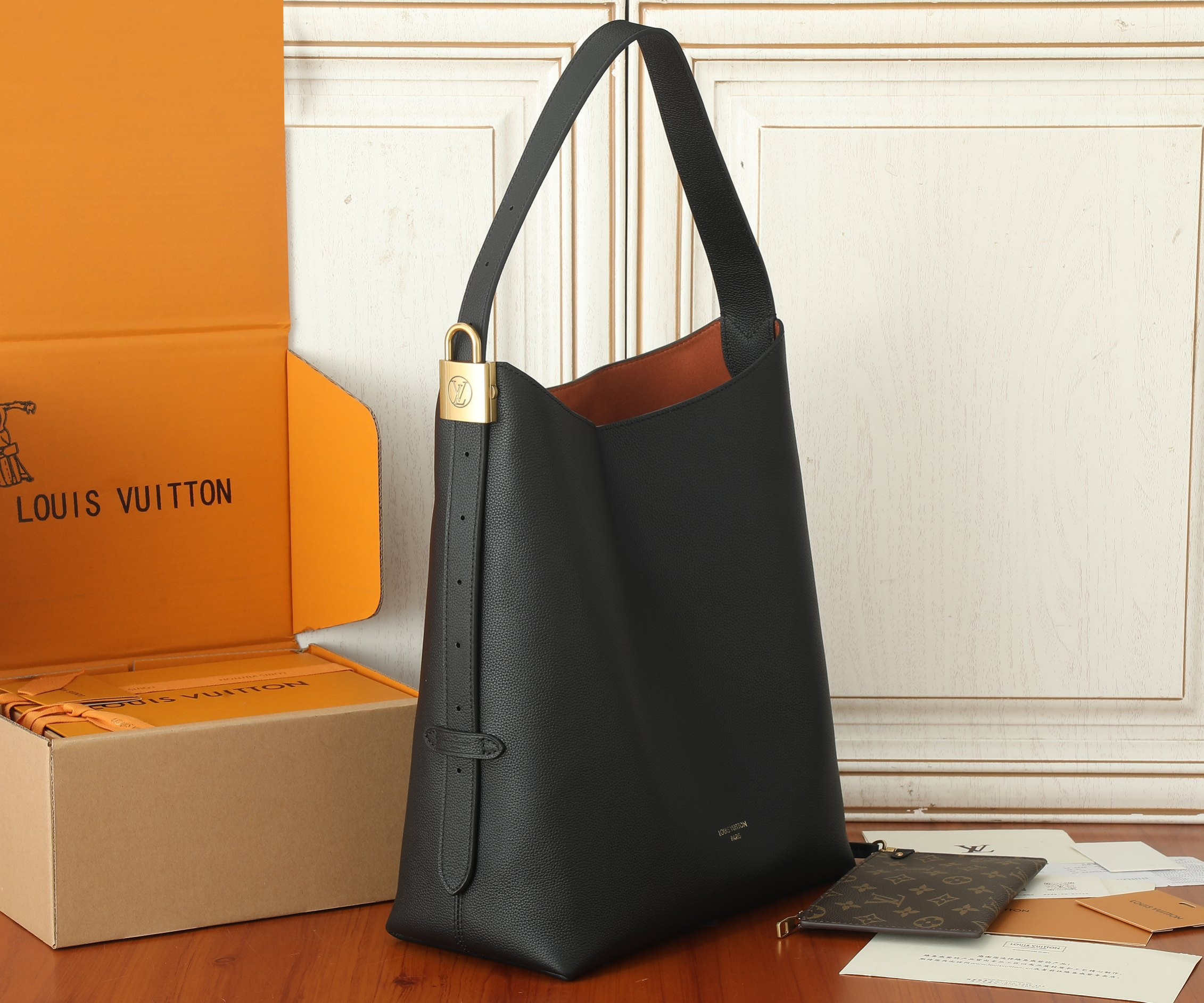 LV Low Key Hobo MM M24856 12.2 x 13.8 x 7.1 in