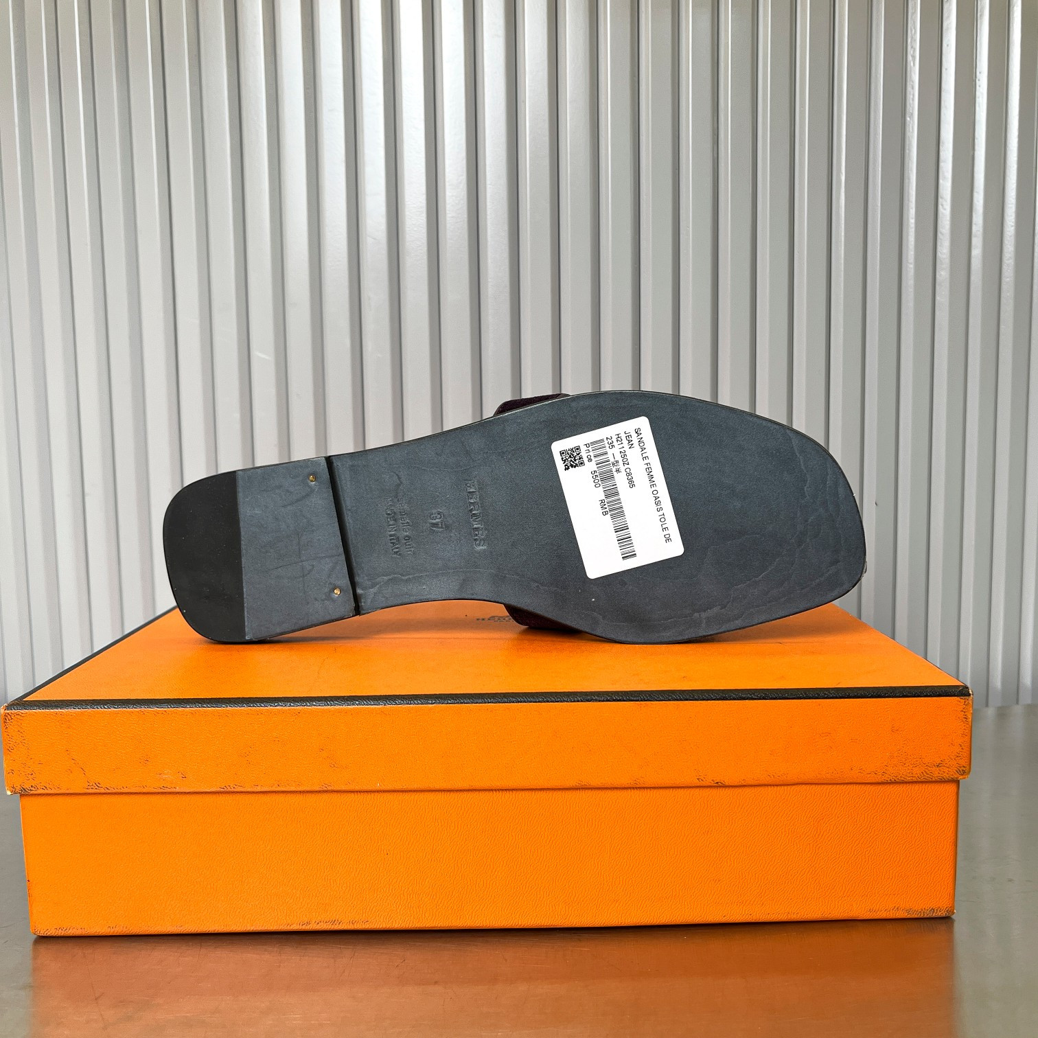 UA Hermès Oran sandal