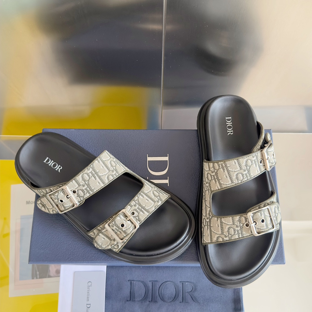 ua D*or aqua sandal