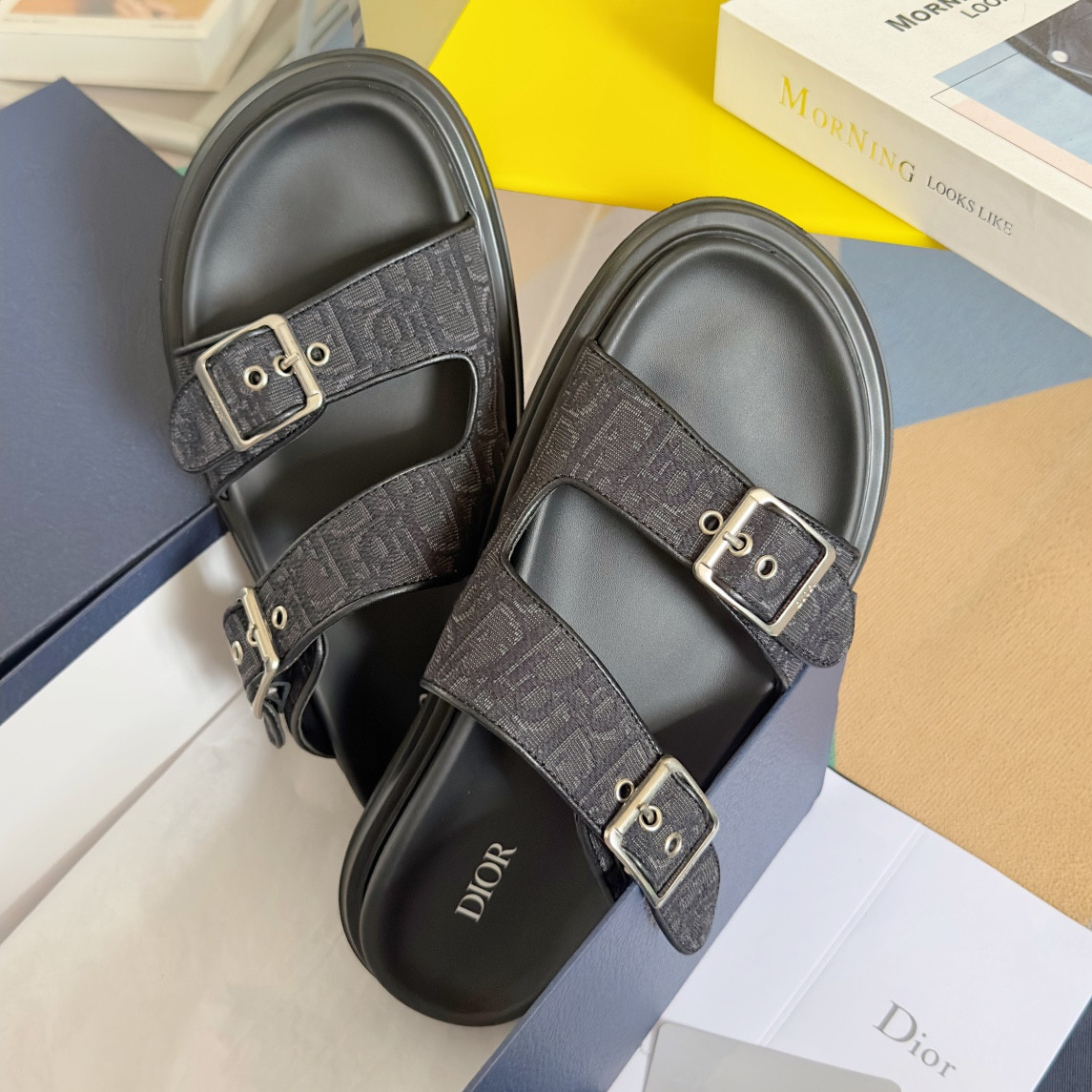 ua D*or aqua sandal