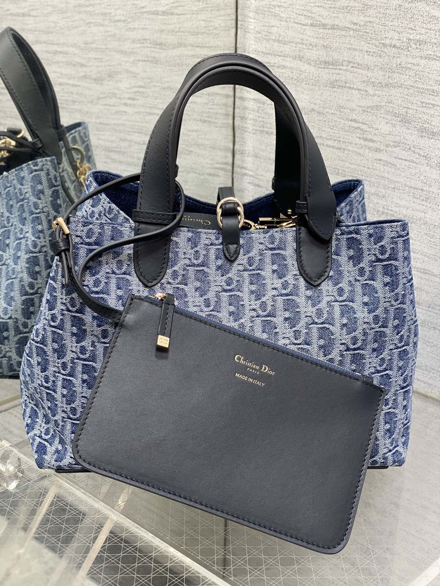 medium D*or toujours bag blue denim D*or oblique jacquard 28.5 x 21.5 x 17 cm