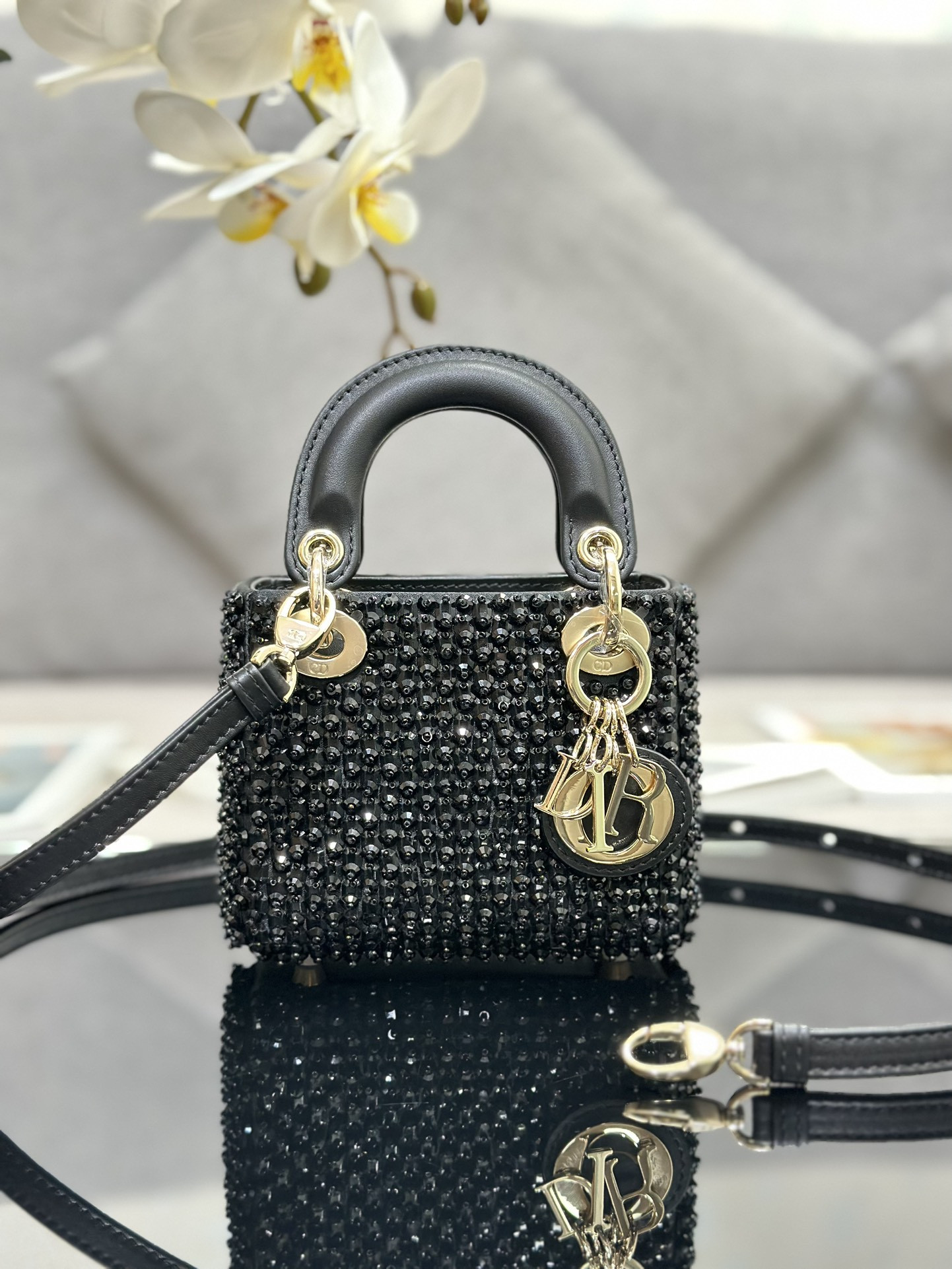 lady D*or ultra-mini embroidered micro-beads 12 x 10.2 x 5 cm