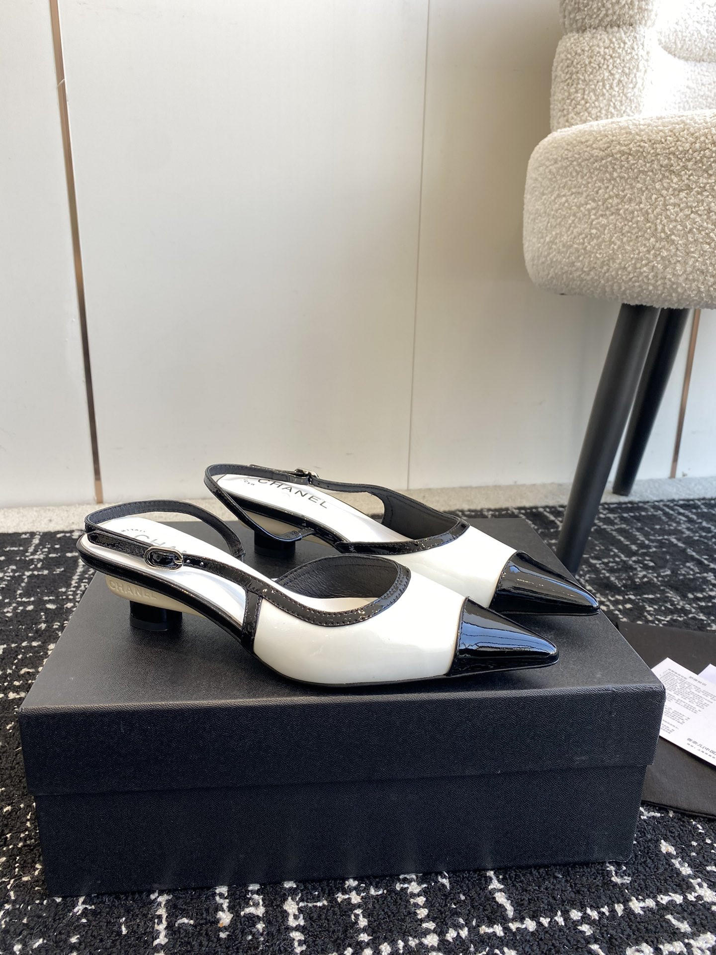 ua Ch*el slingbacks