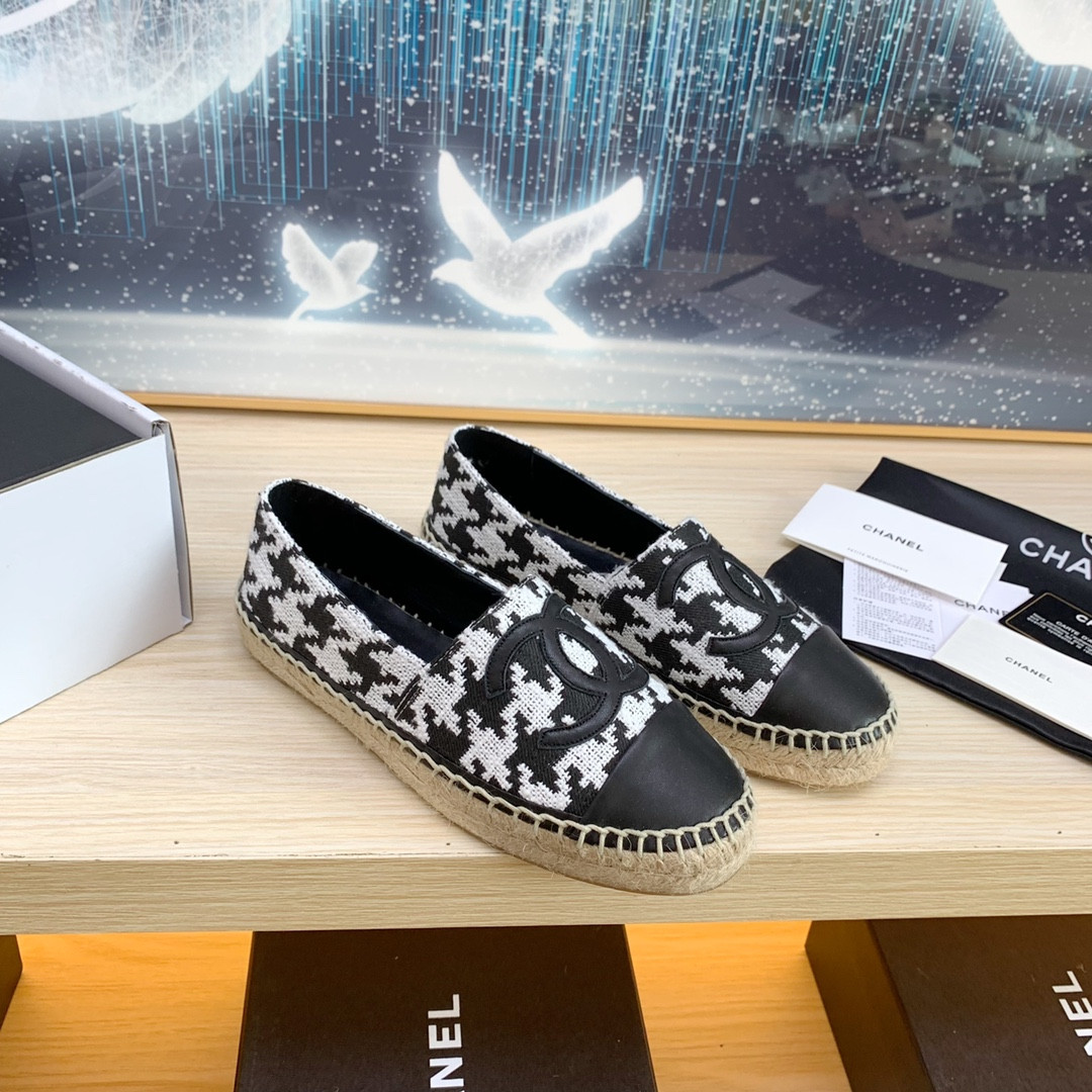 ua Ch*el espadrilles