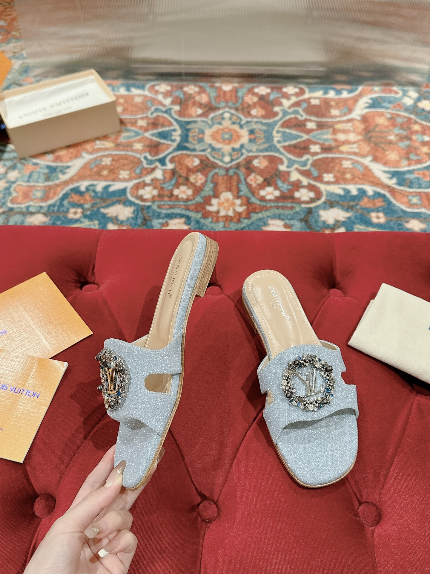 UA LV Flat Mule