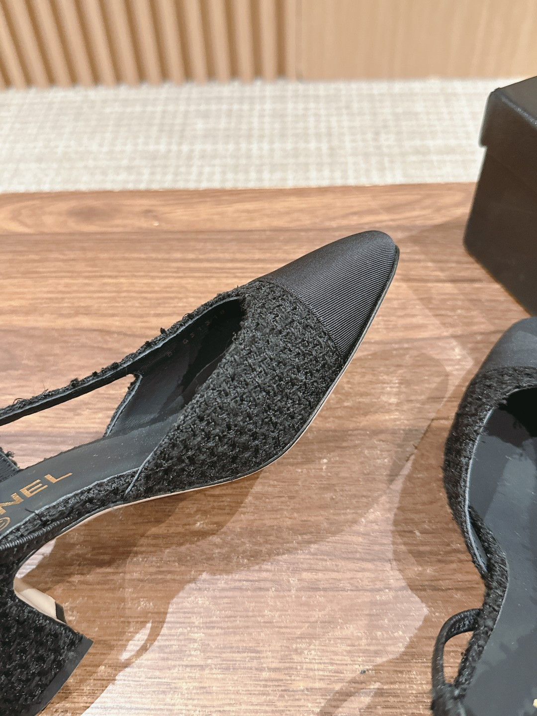 ua Ch*el slingbacks