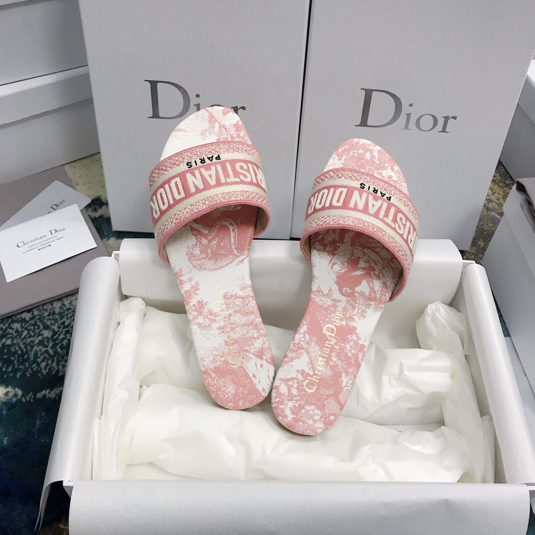 ua D*or dway slide
