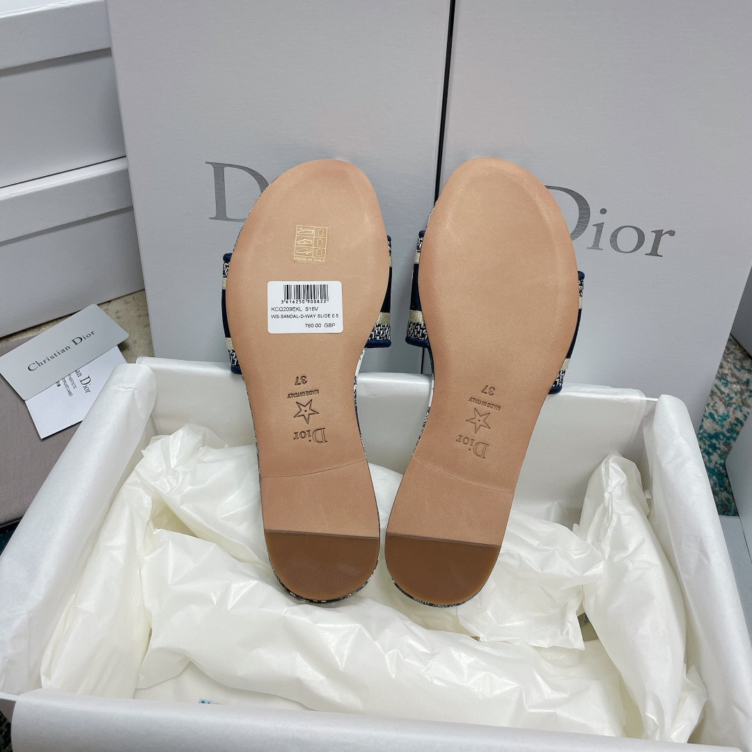 ua D*or dway slide