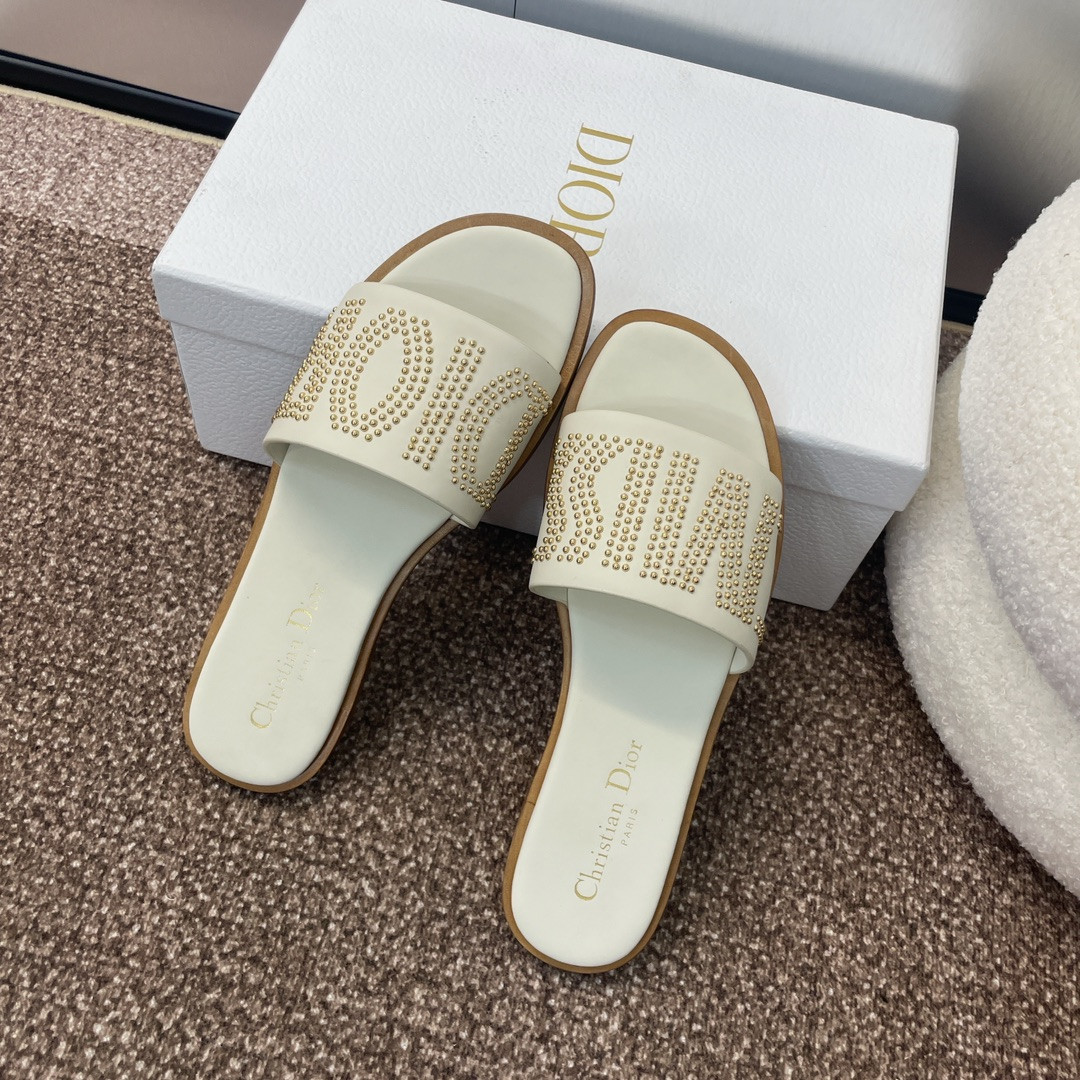 ua D*or dway slide