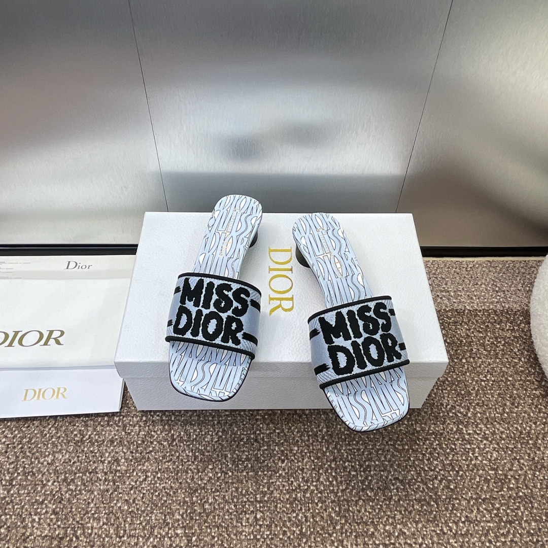 ua D*or dway heeled slide